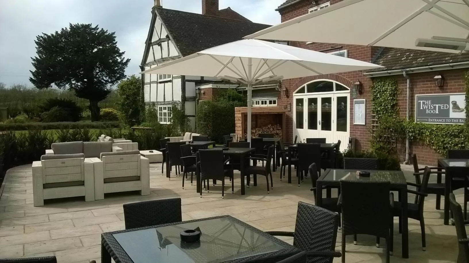 Patio in Kings Court Hotel Alcester, BW Signature Collection