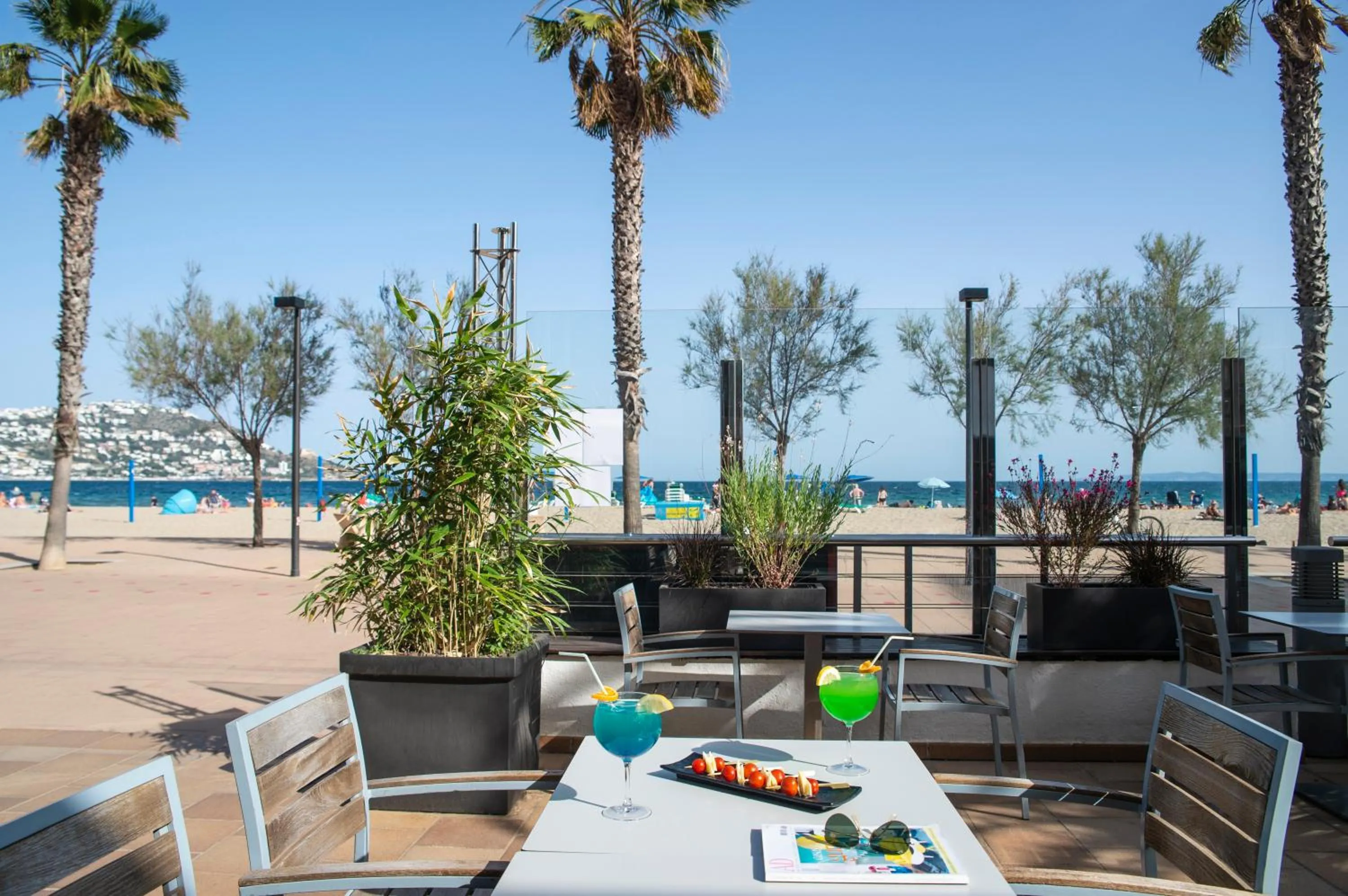 Balcony/Terrace in Hotel Monterrey Roses by Pierre & Vacances