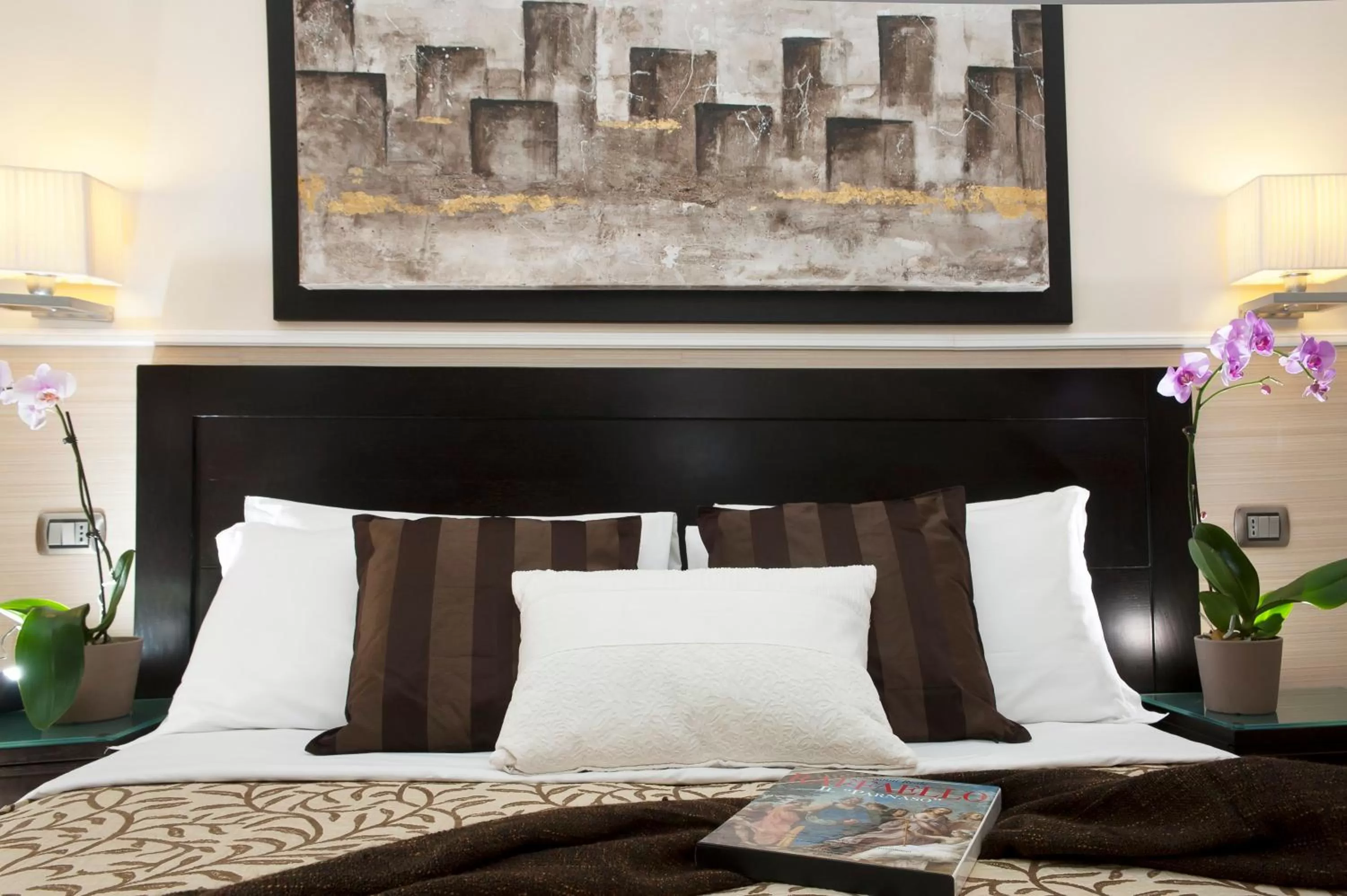 Bedroom, Bed in Yes Hotel Boutique Rome