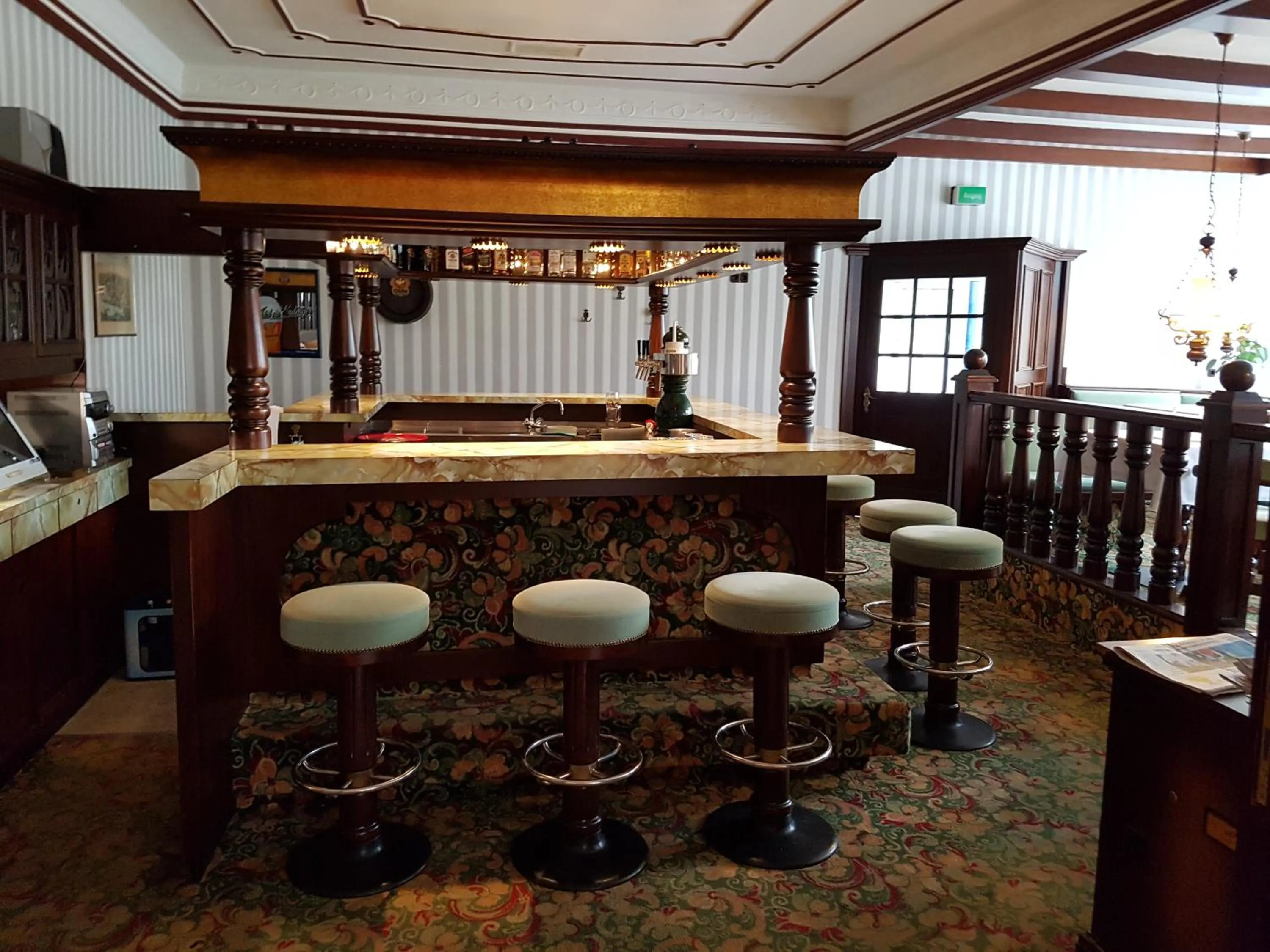 Lounge or bar in Der Quellenhof