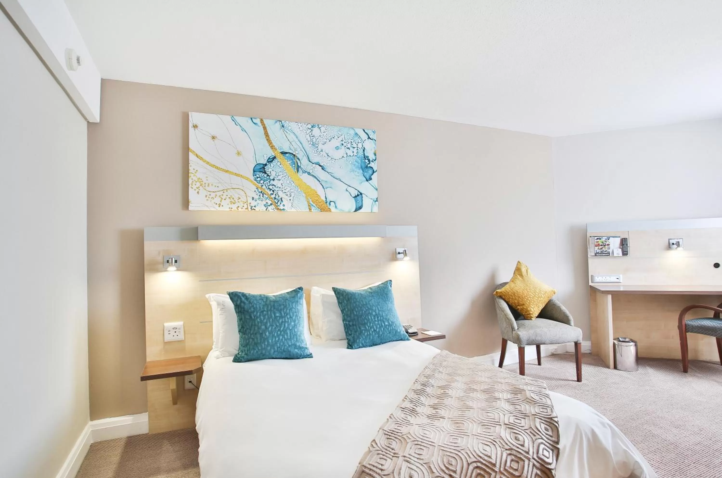 Bedroom, Bed in RH Hotel & Apartments - Pretoria