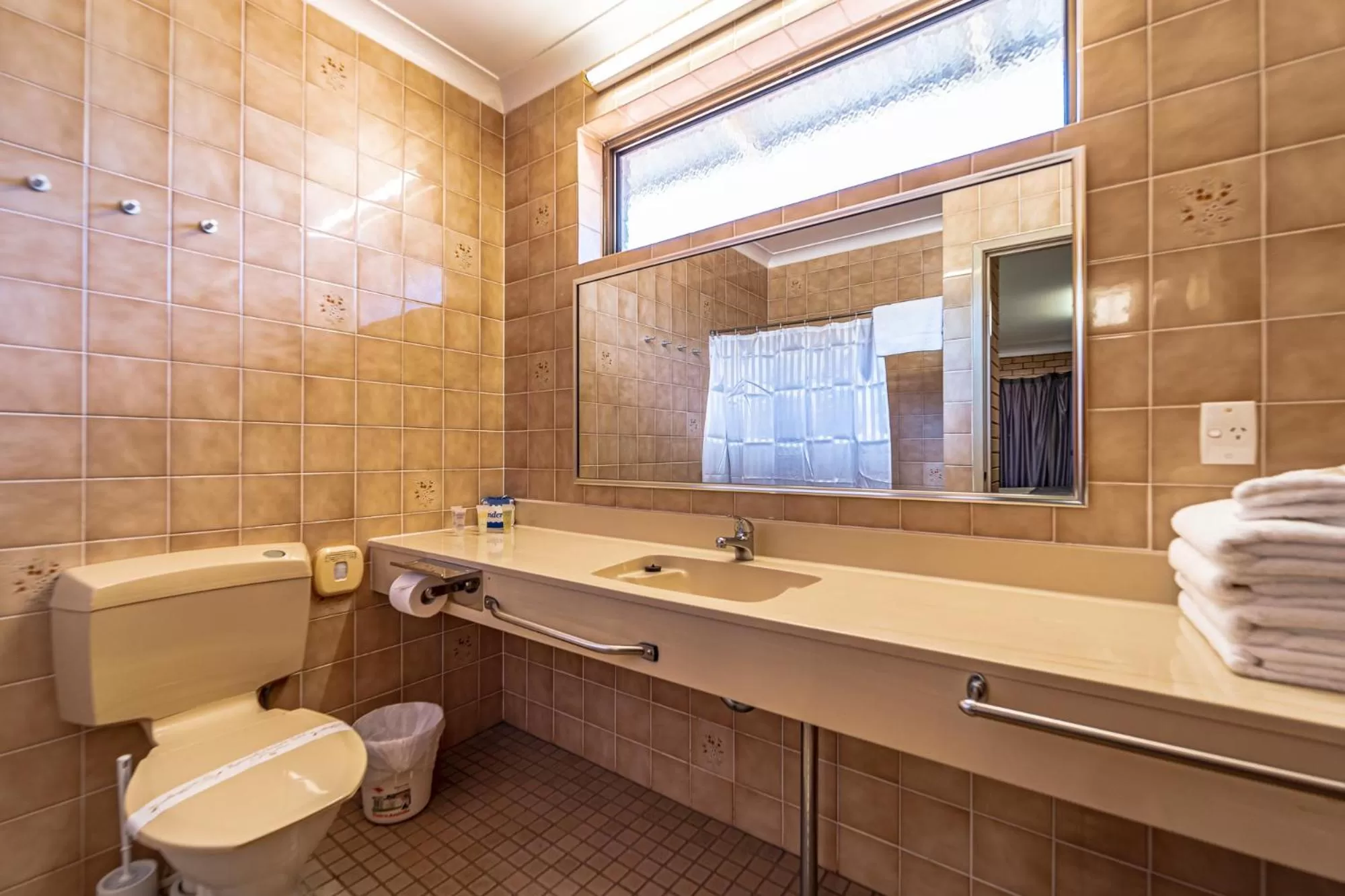 Property building in Carnarvon Motel