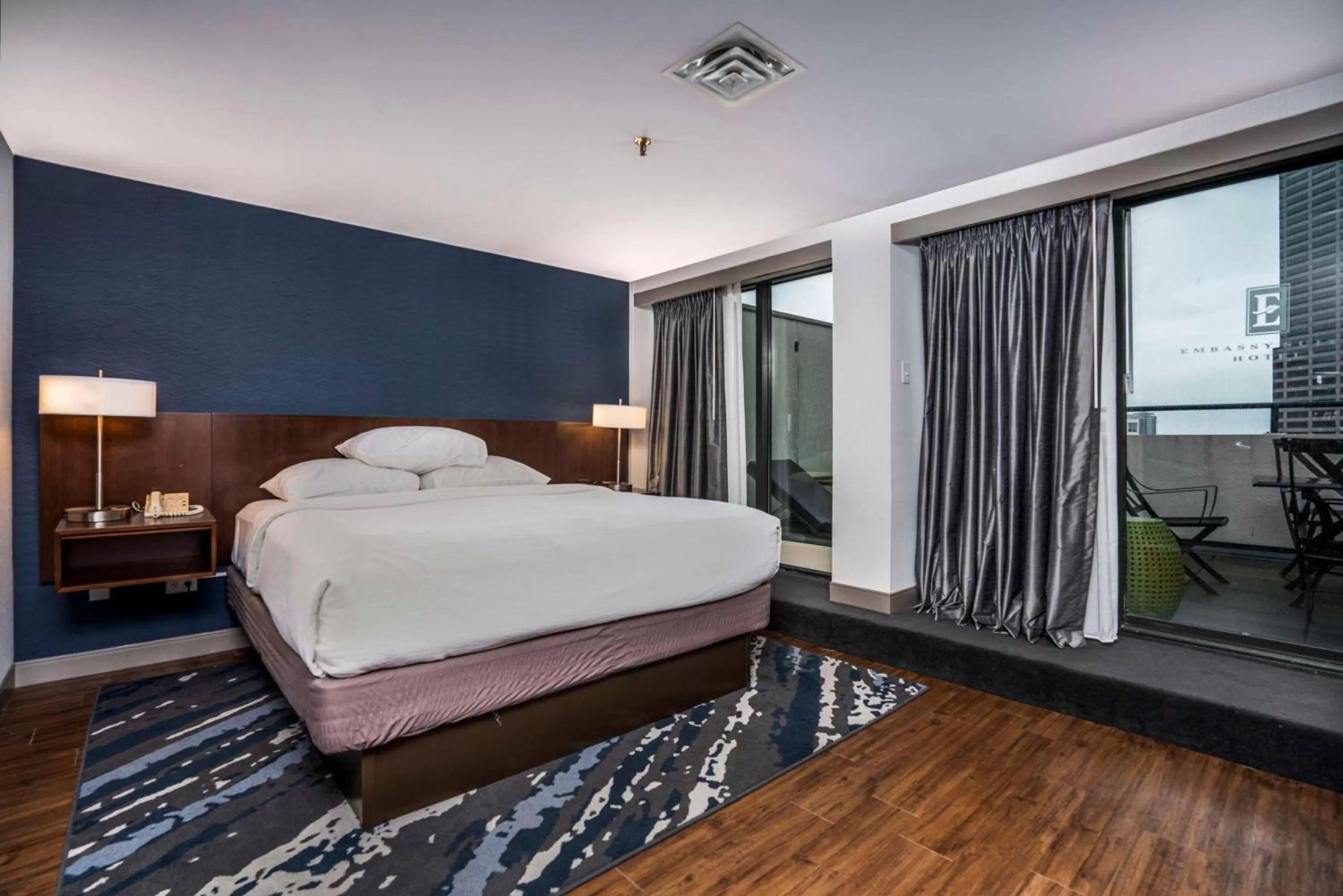 Bed in Embassy Suites by Hilton Indianapolis Downtown