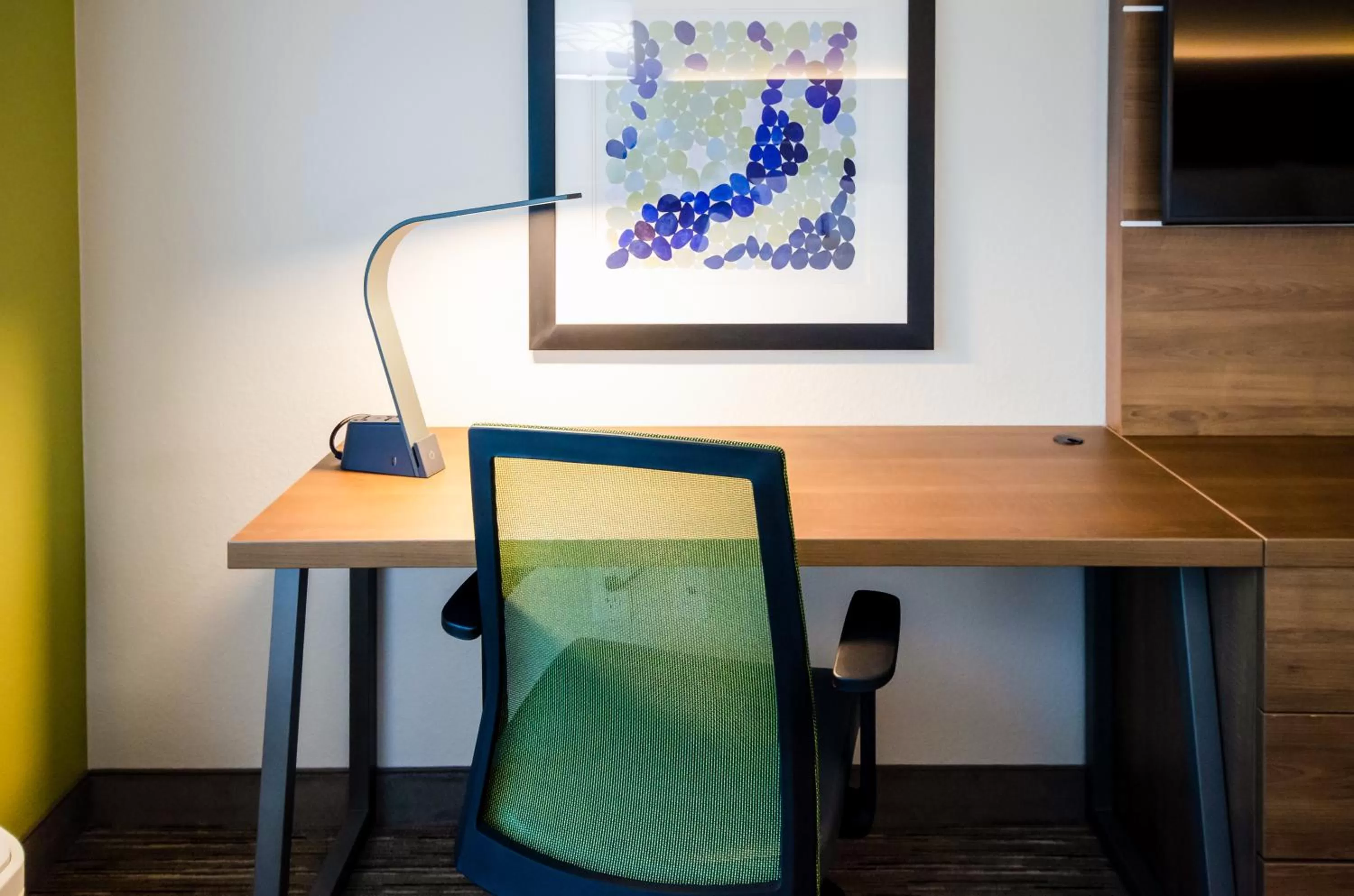 hair dresser in Holiday Inn Express & Suites Taylor by IHG