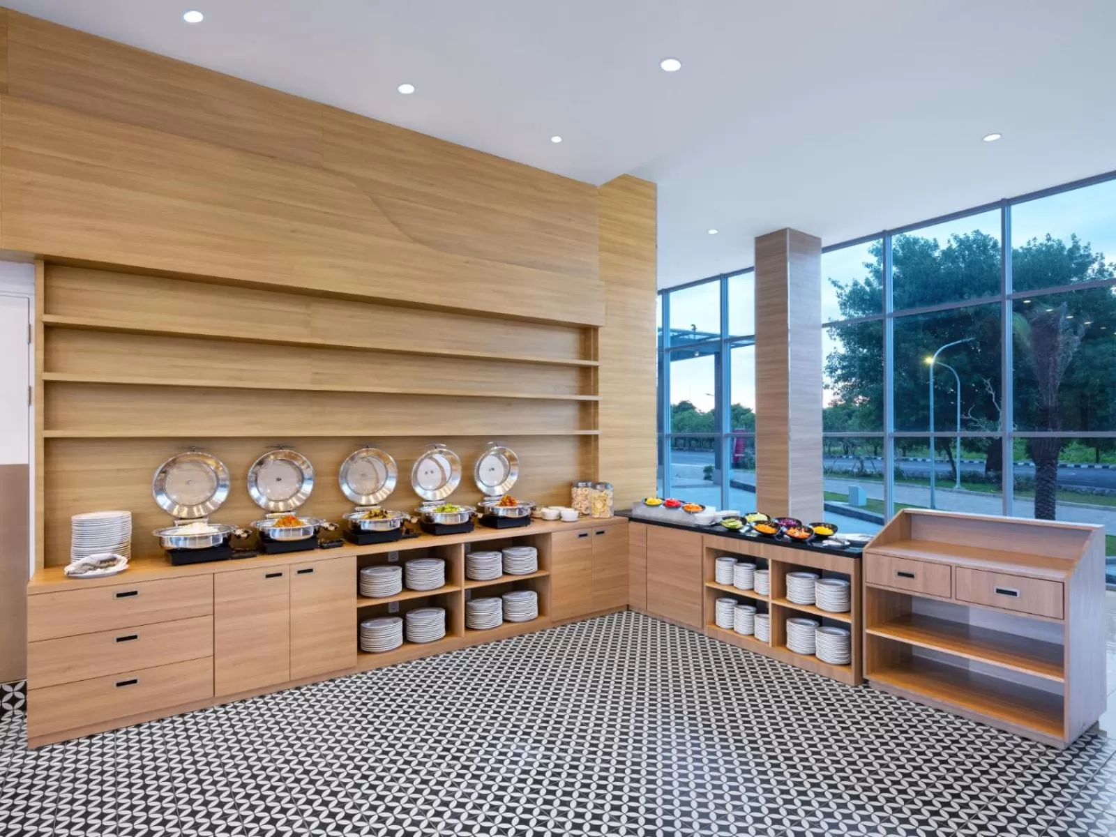 Restaurant/places to eat in favehotel Kediri