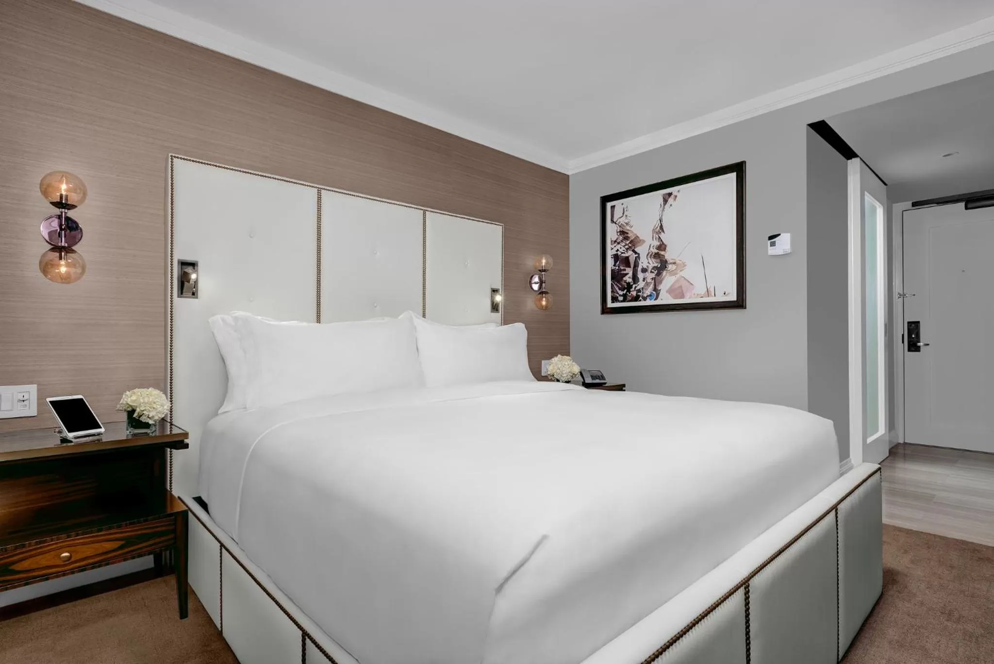 Photo of the whole room, Bed in The Manhattan at Times Square