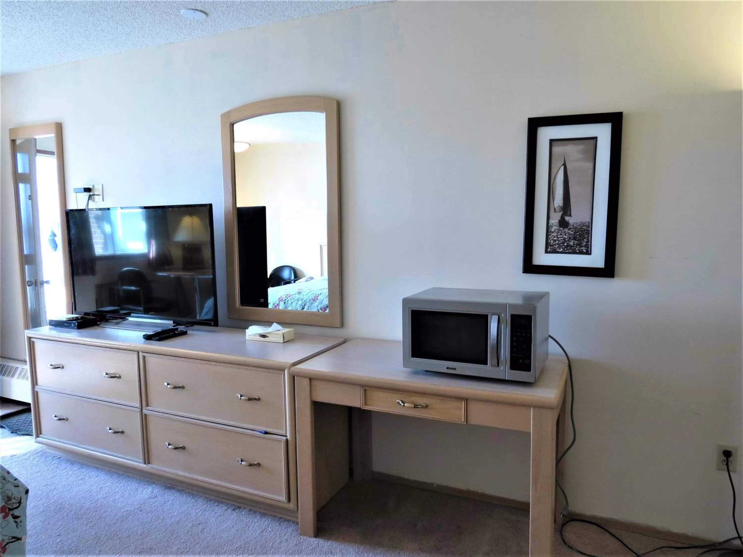 TV and multimedia in RANCHLAND Inn