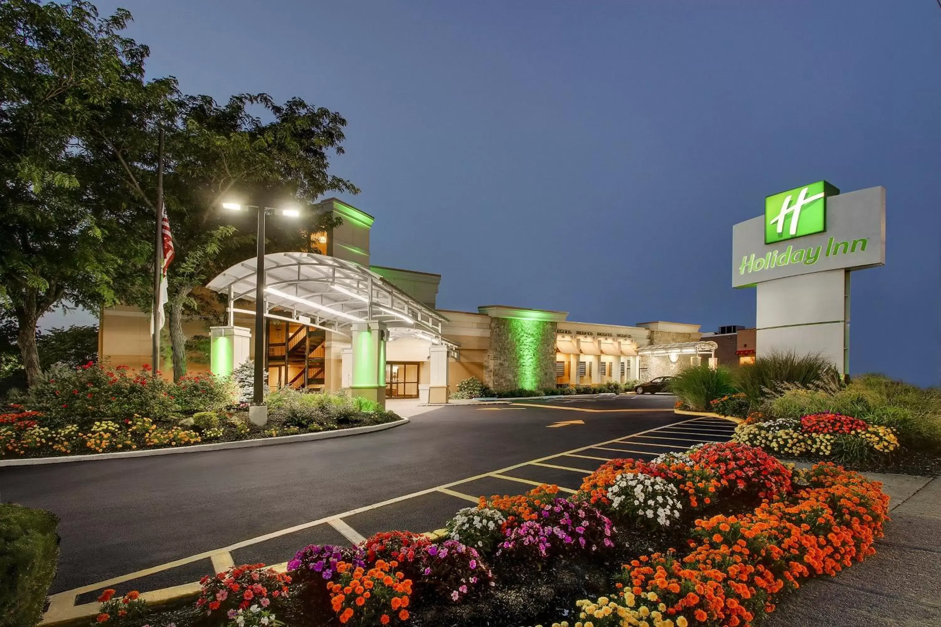 Holiday Inn Westbury-Long Island by IHG Holiday Inn Westbury-Long Island by IHG
