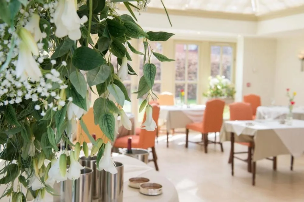 Restaurant/places to eat in The Old Vicarage