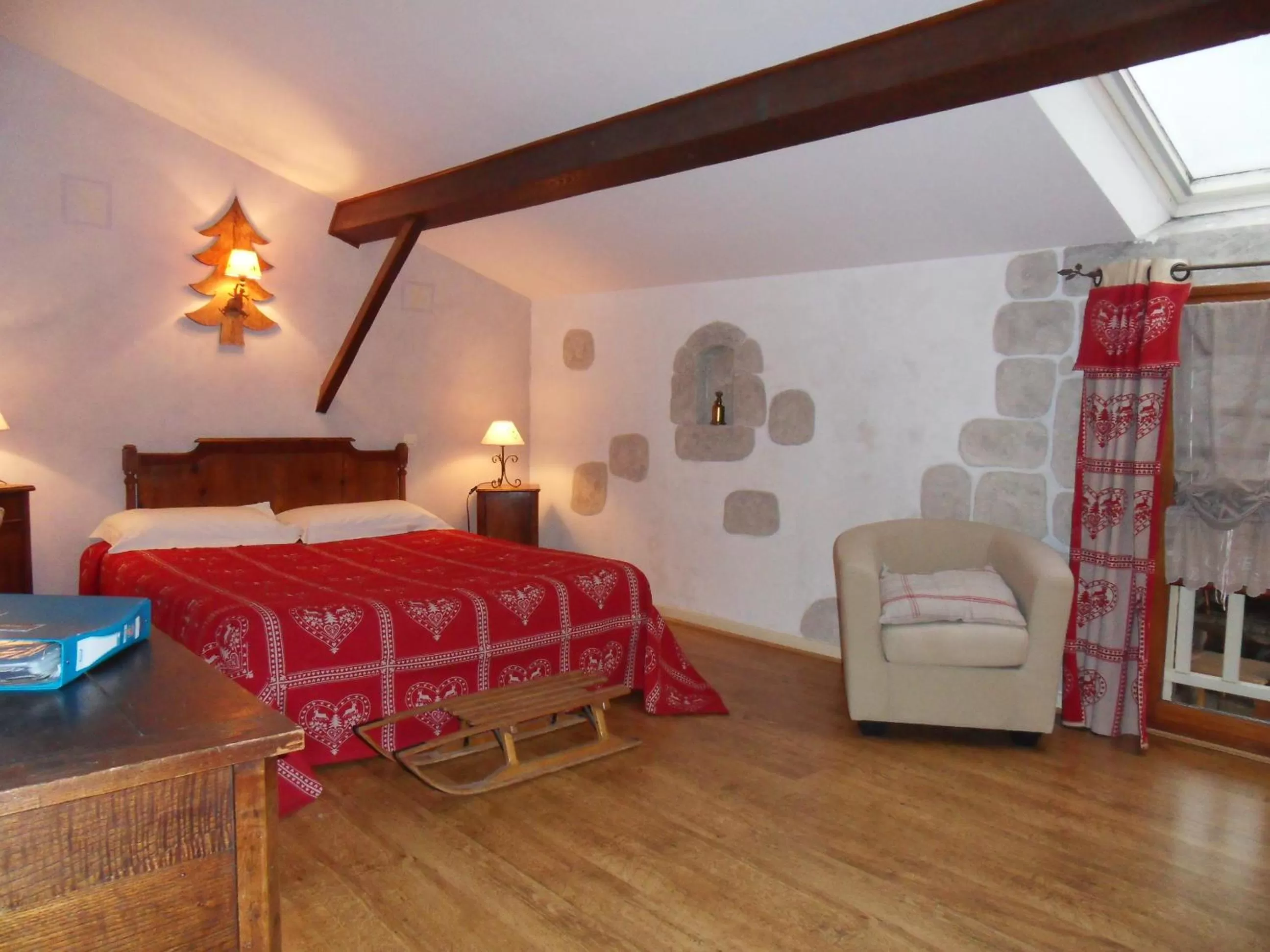 Bedroom, Bed in L'Estapade des Tourelons