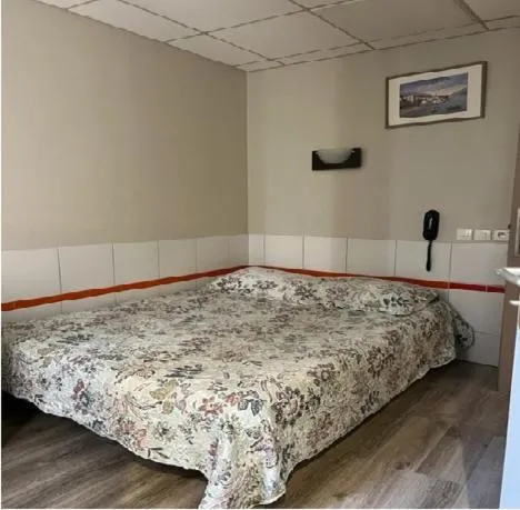 Bed in Hôtel Jarry Confort