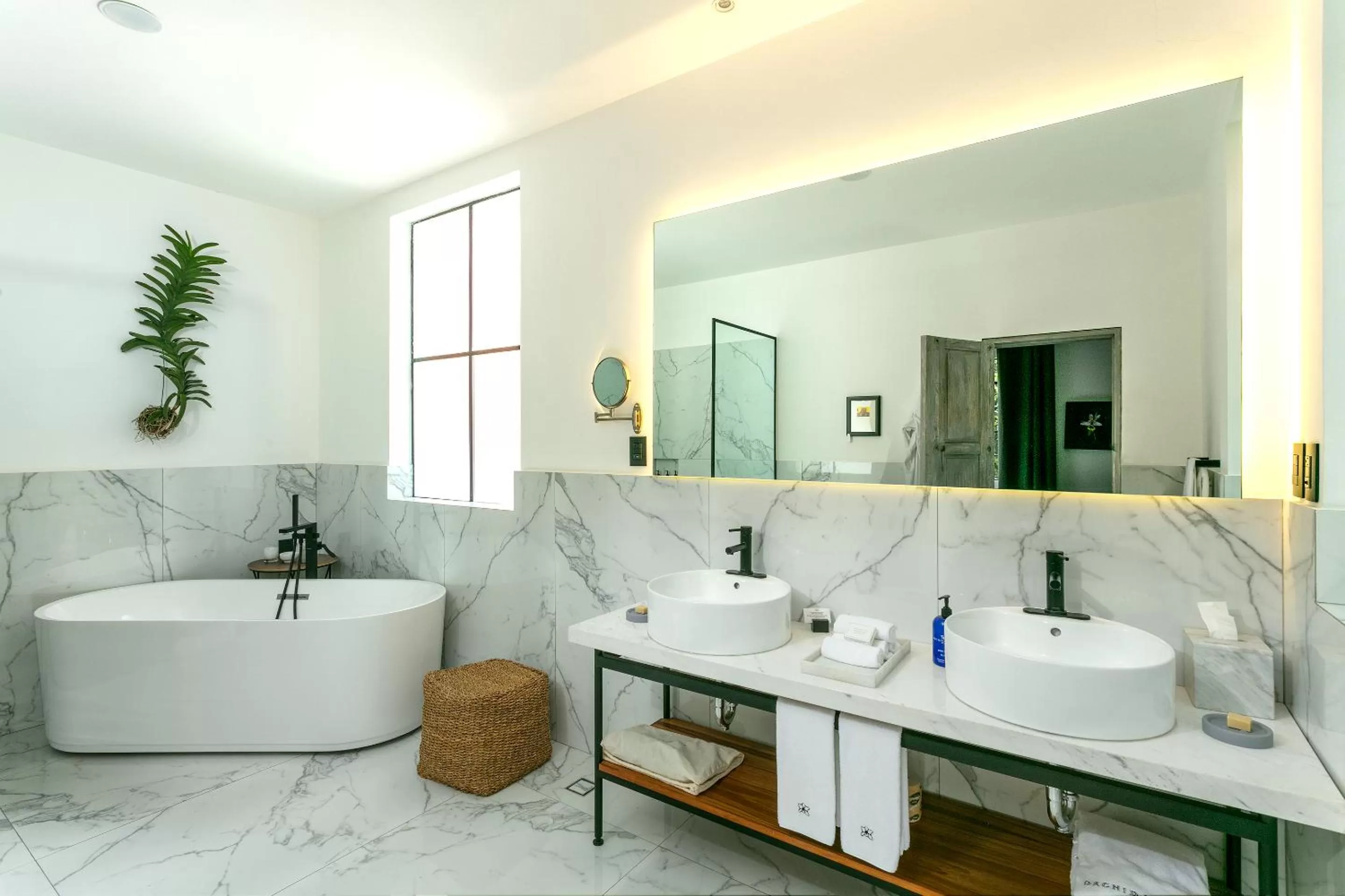 Bathroom in Orchid House Mexico City