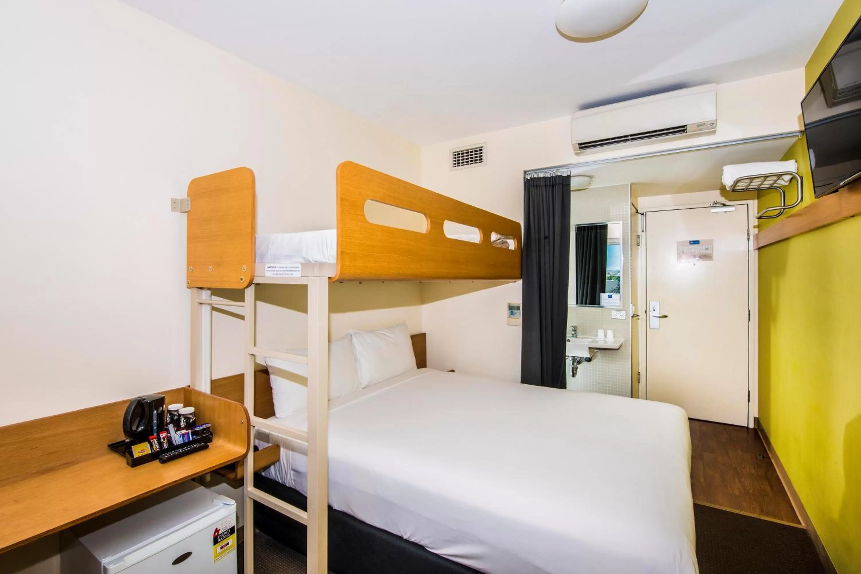 Bedroom, Bed in ibis Budget Sydney Olympic Park