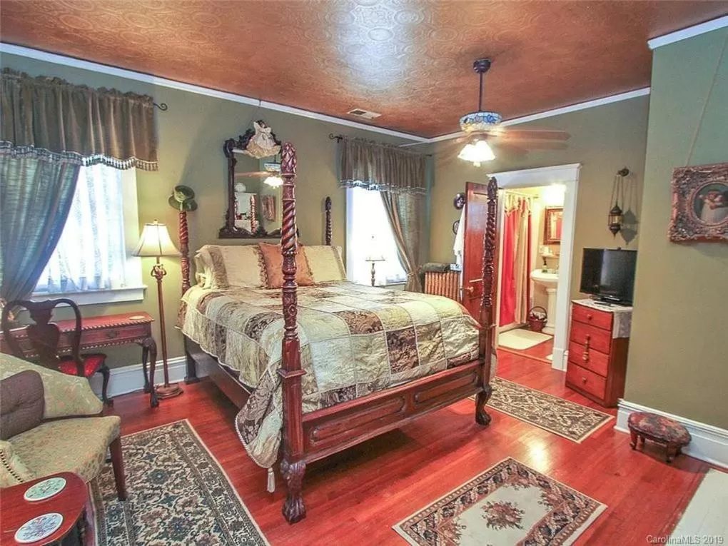 Bedroom in The Inn on Front Street