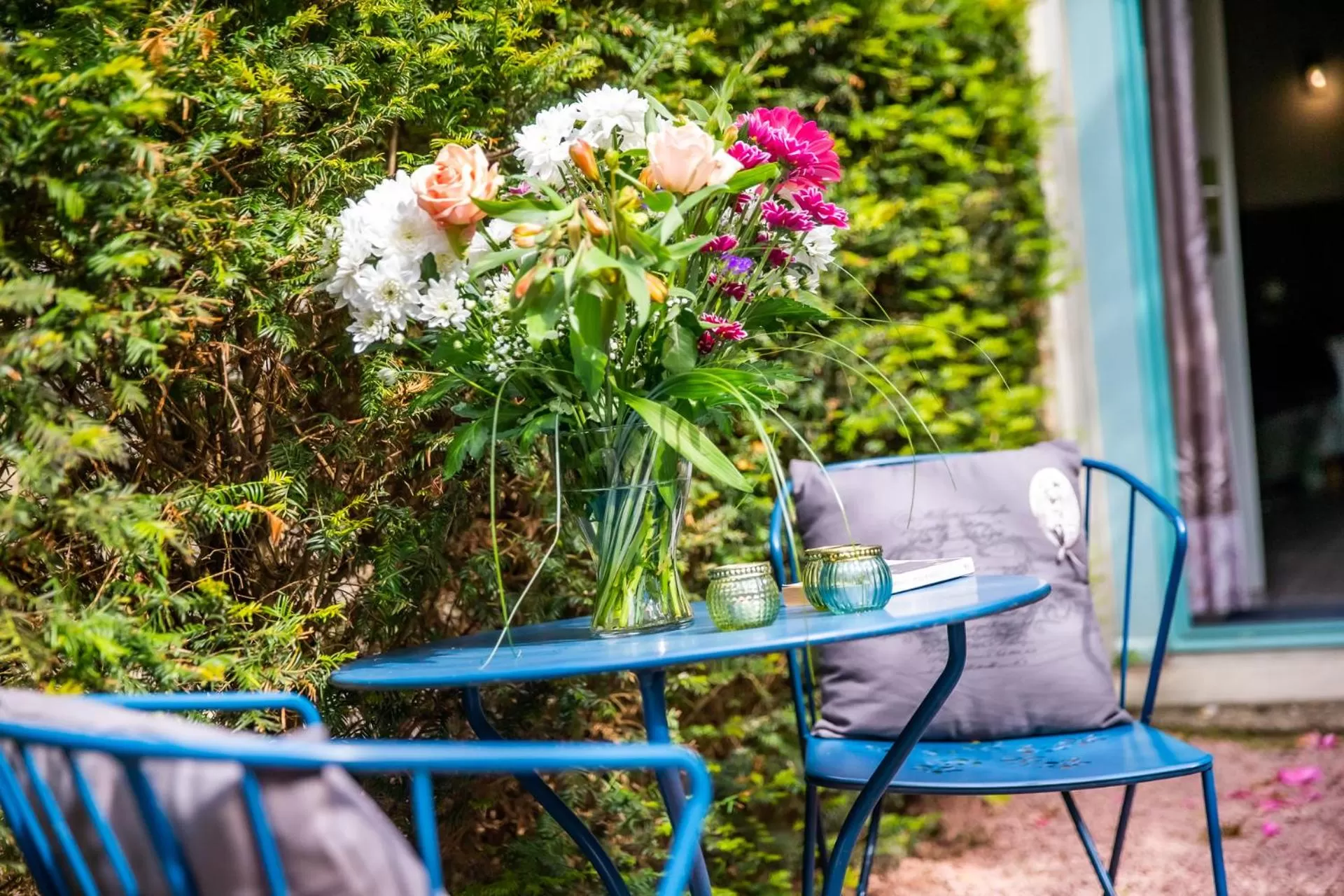Patio in La Ferme de l'Oudon & SPA