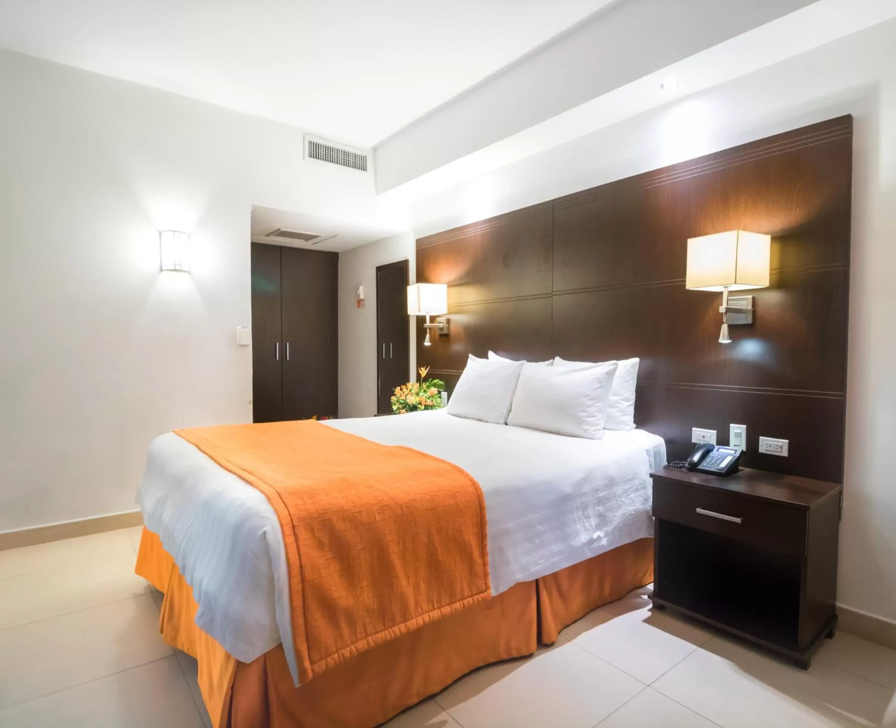 Superior Double Room in Hotel Faranda Express Soloy and Casino, a member of Radisson Individuals Superior Double Room in Hotel Faranda Express Soloy and Casino, a member of Radisson Individuals