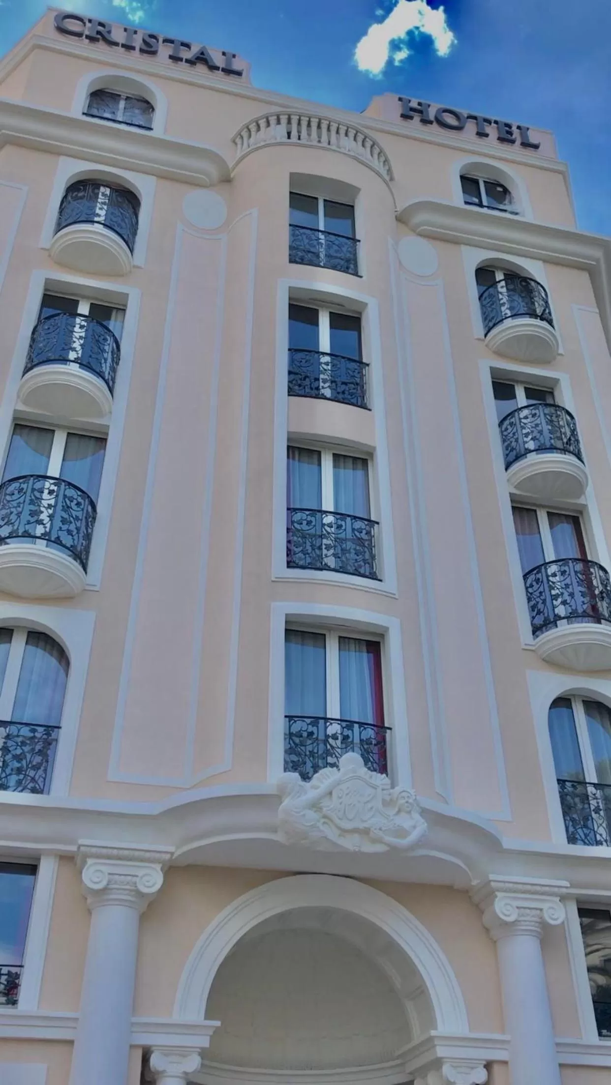 Facade/entrance in Cristal Hôtel & Spa