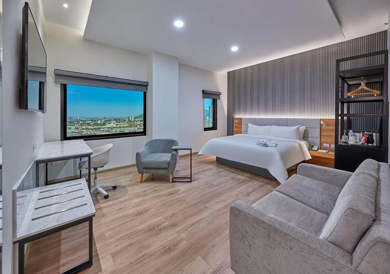 Photo of the whole room, Bed in Radisson Hotel Monterrey San Jeronimo