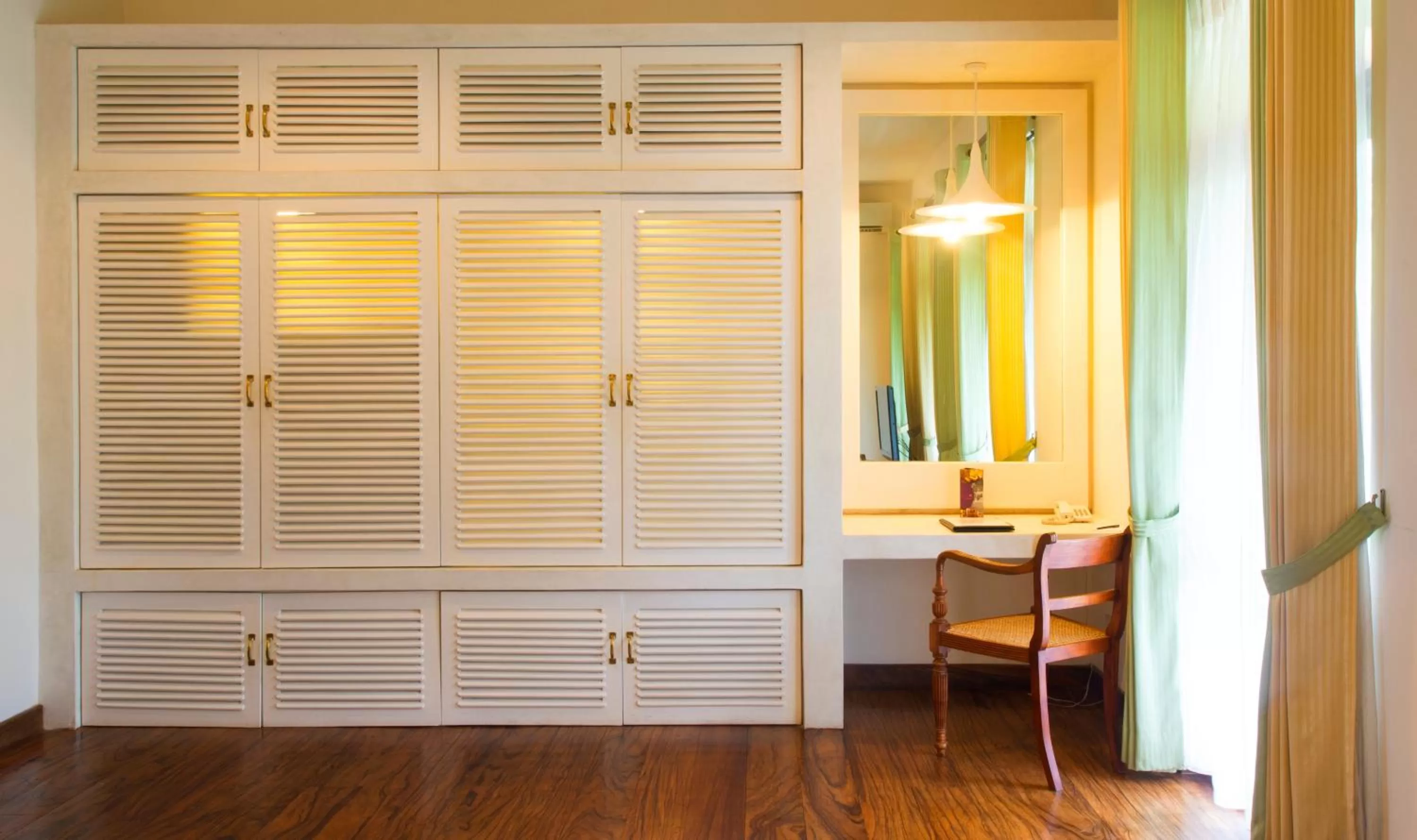 wardrobe in Zylan Colombo