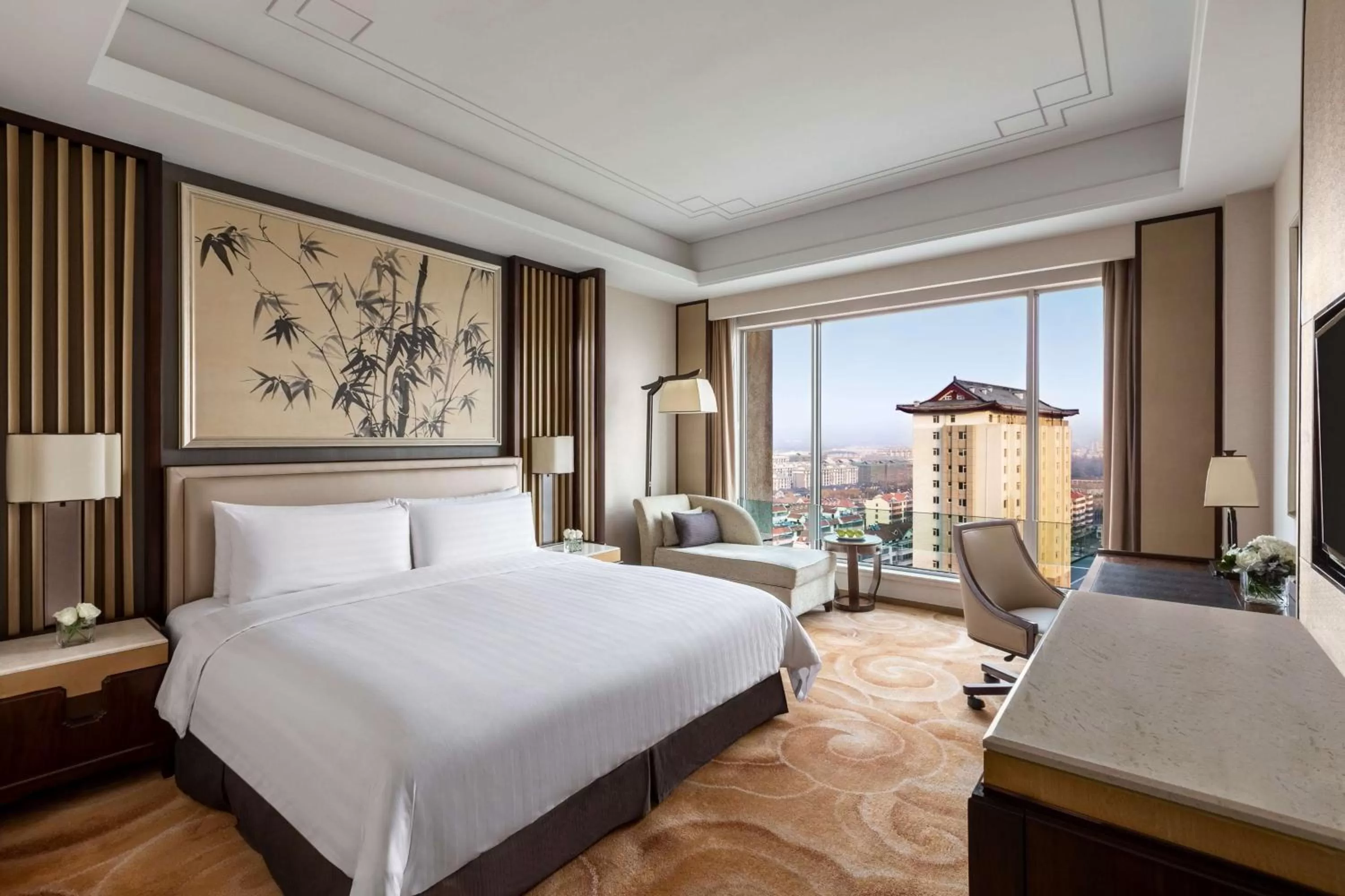 Photo of the whole room, Bed in Shangri-La Qufu