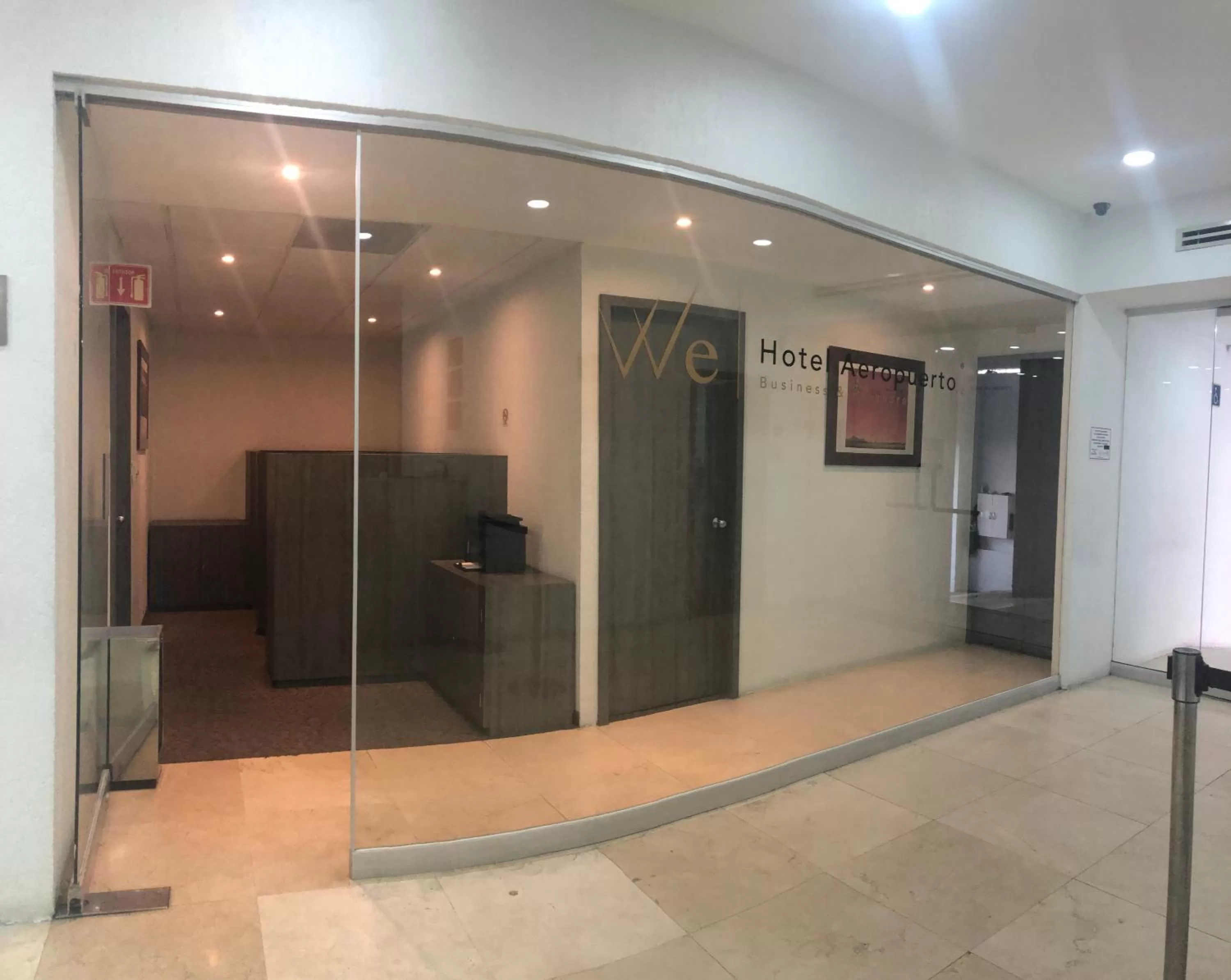Area and facilities in We Hotel Aeropuerto