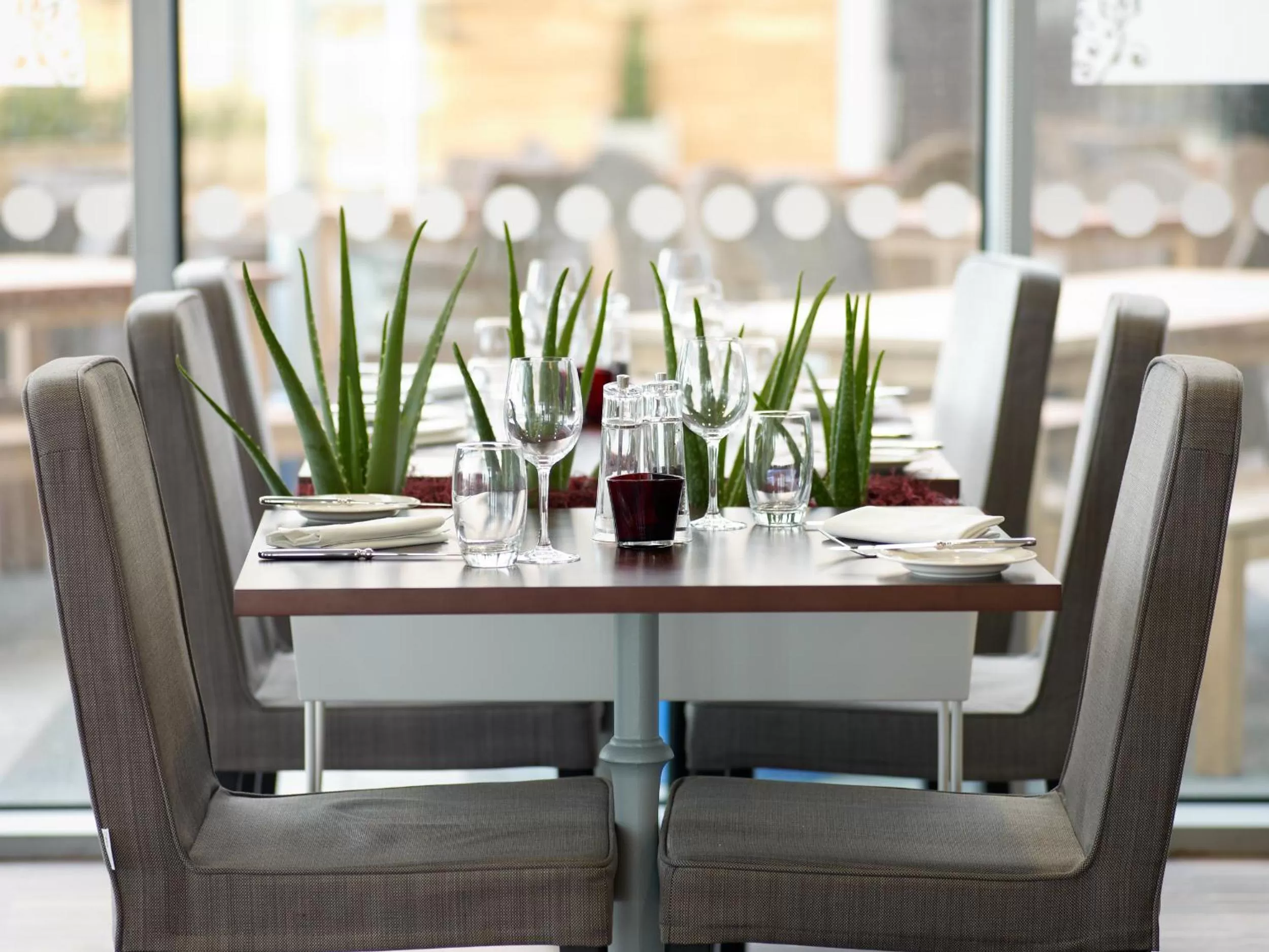 Restaurant/places to eat in Radisson Blu Hotel East Midlands Airport