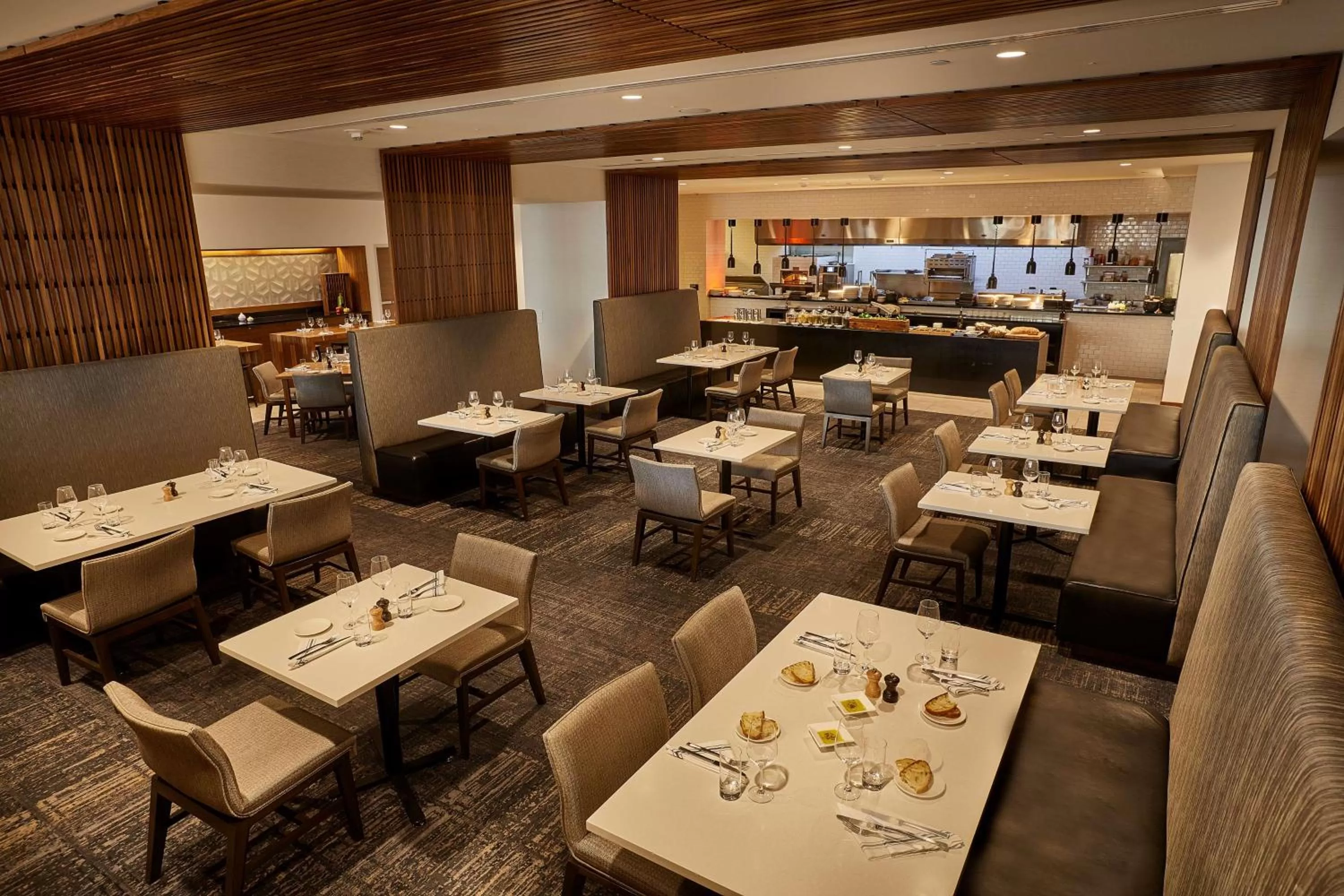 Restaurant/places to eat in Hilton Cleveland Downtown