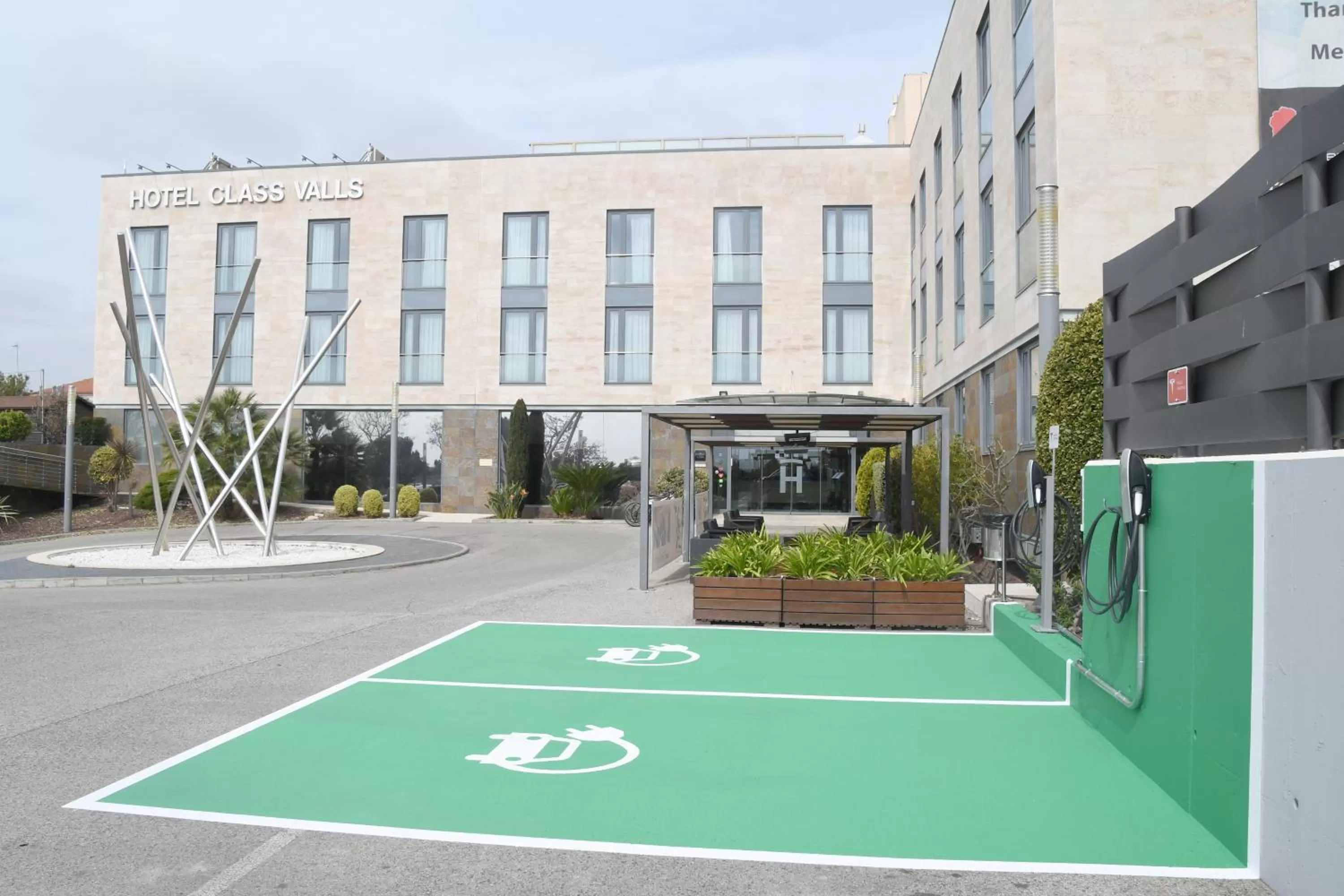 Area and facilities, Property Building in Hotel Class Valls