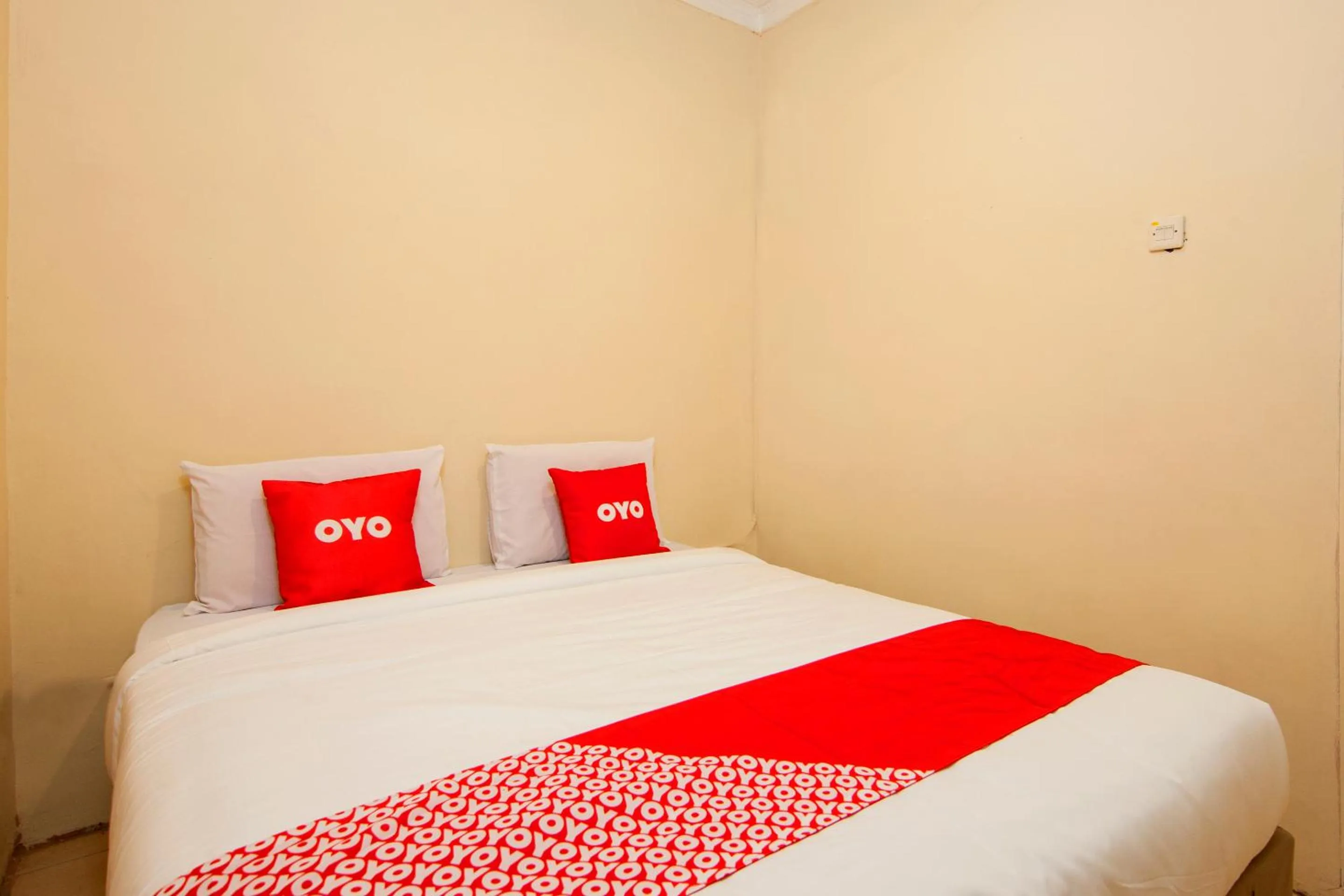 Standard Double Room in OYO 2045 Hotel 211