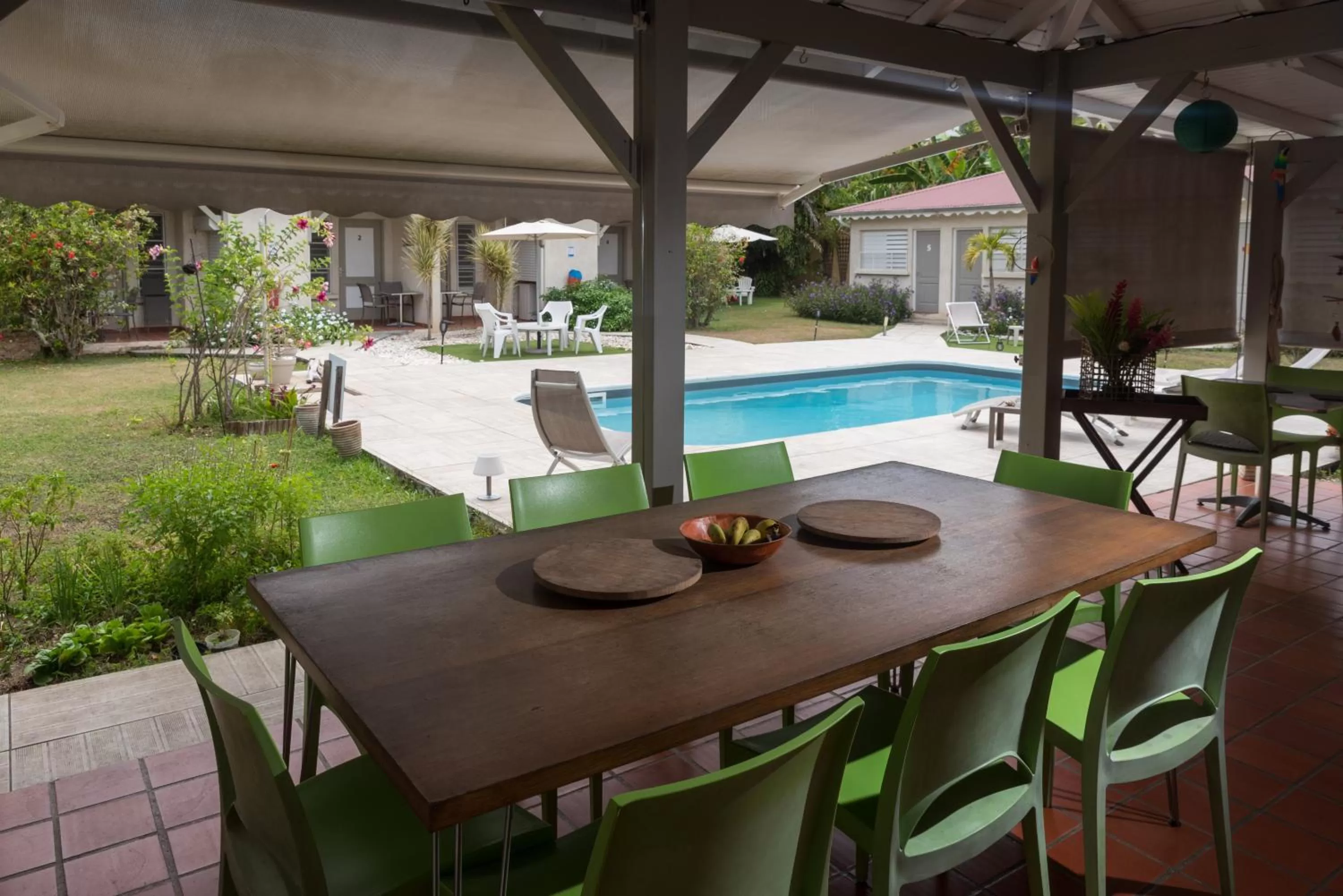 Dining area in Hôtel Les Bananiers