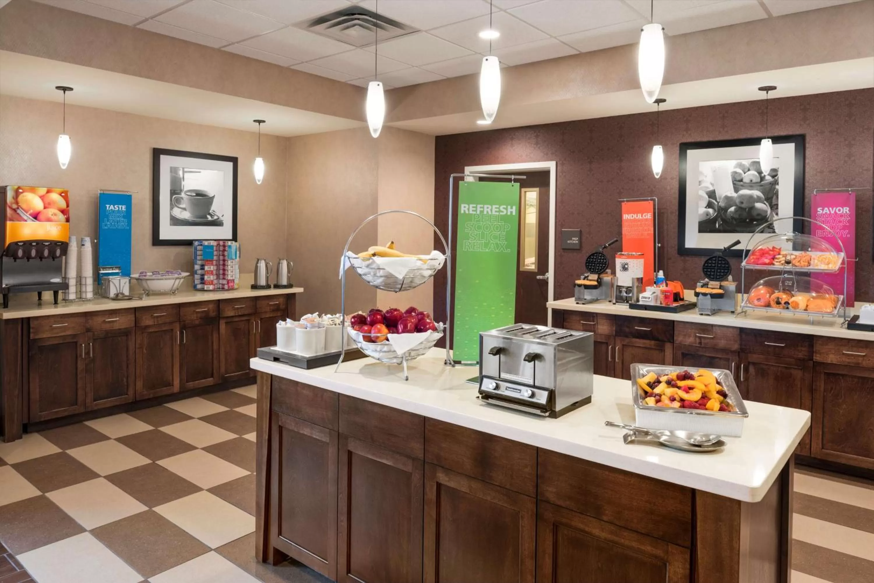 Restaurant/places to eat in Hampton Inn Lincoln Airport, Ne
