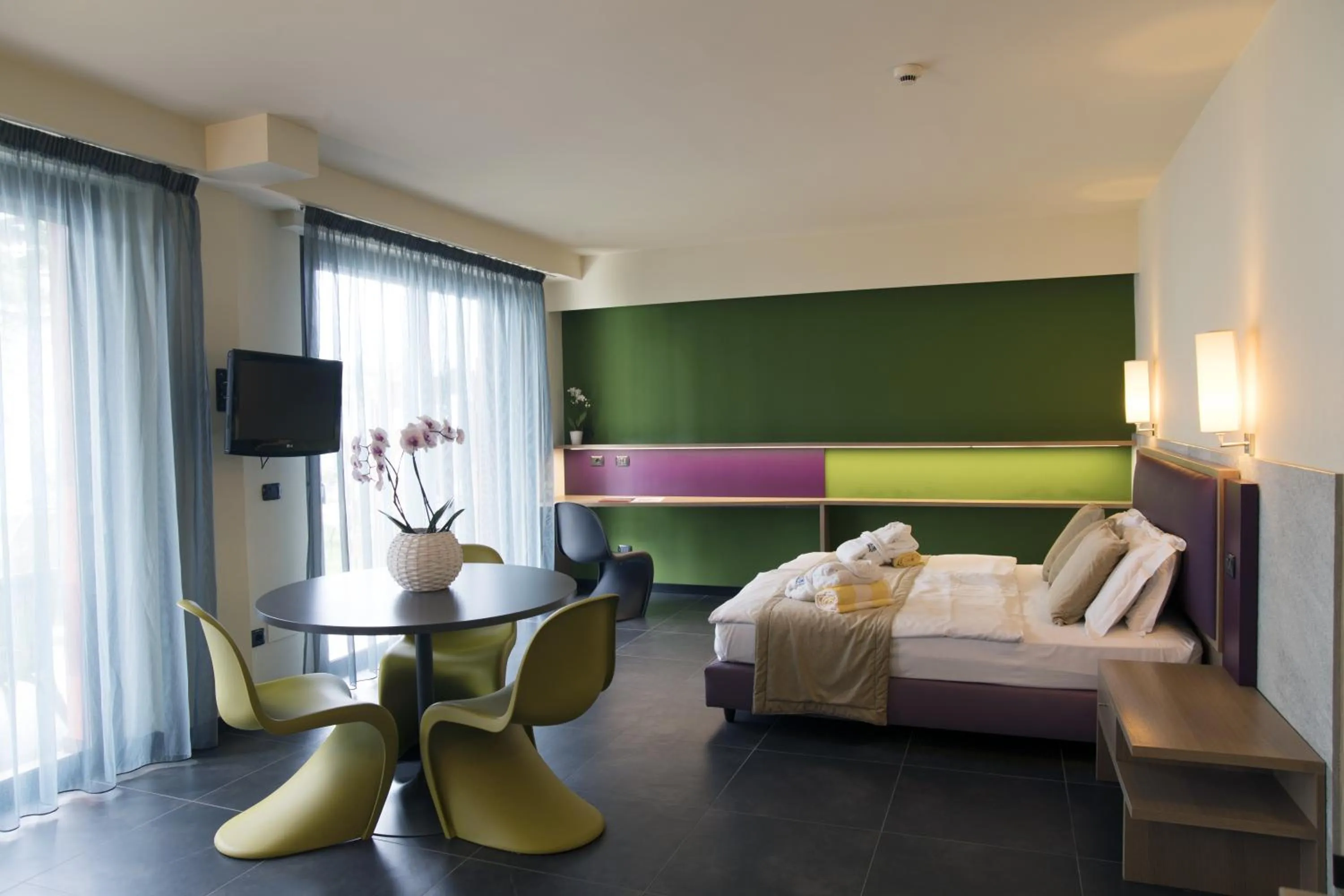 Bed in Hotel Du Lac - Relax Attitude Hotel