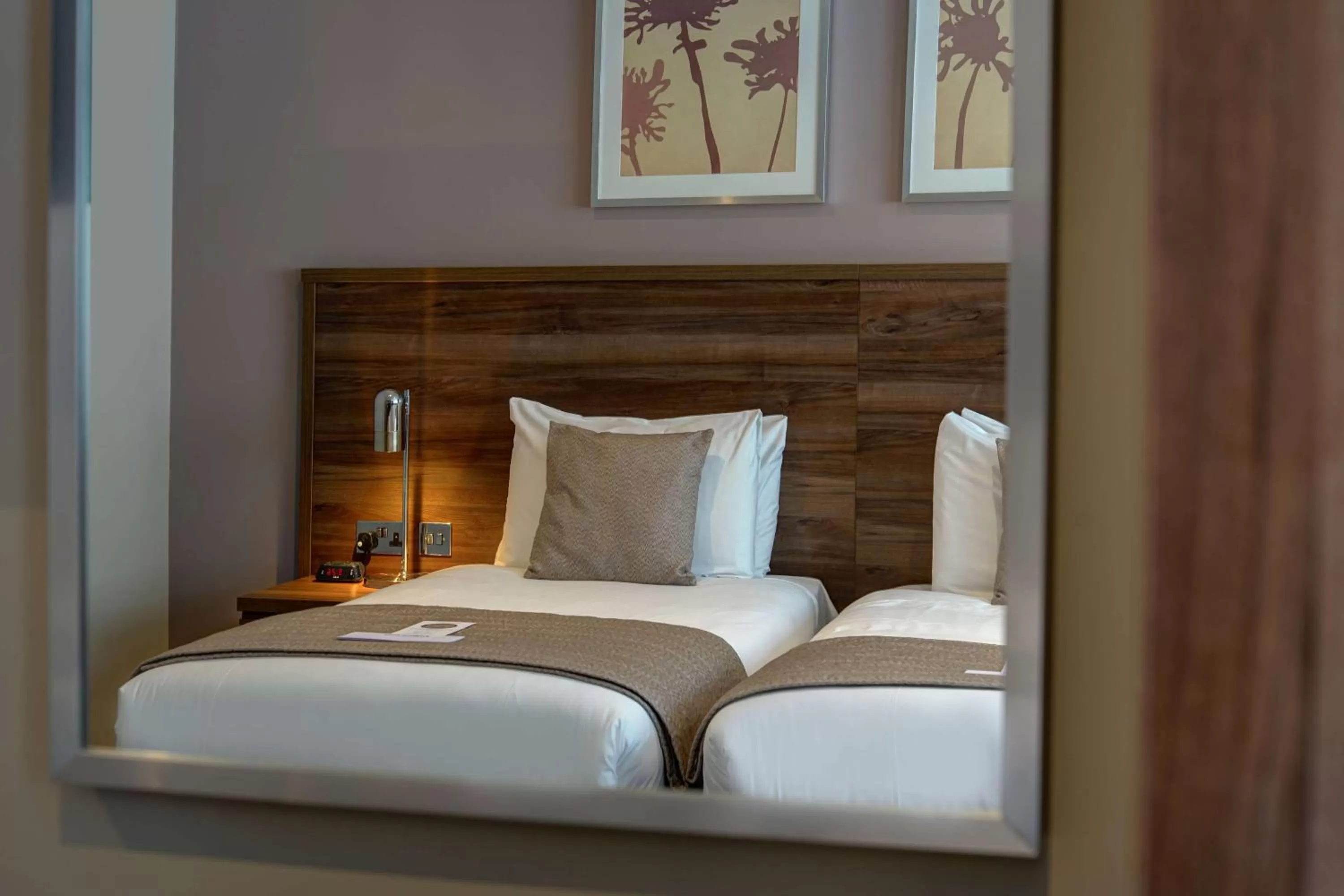 Photo of the whole room, Bed in Best Western Ship Hotel