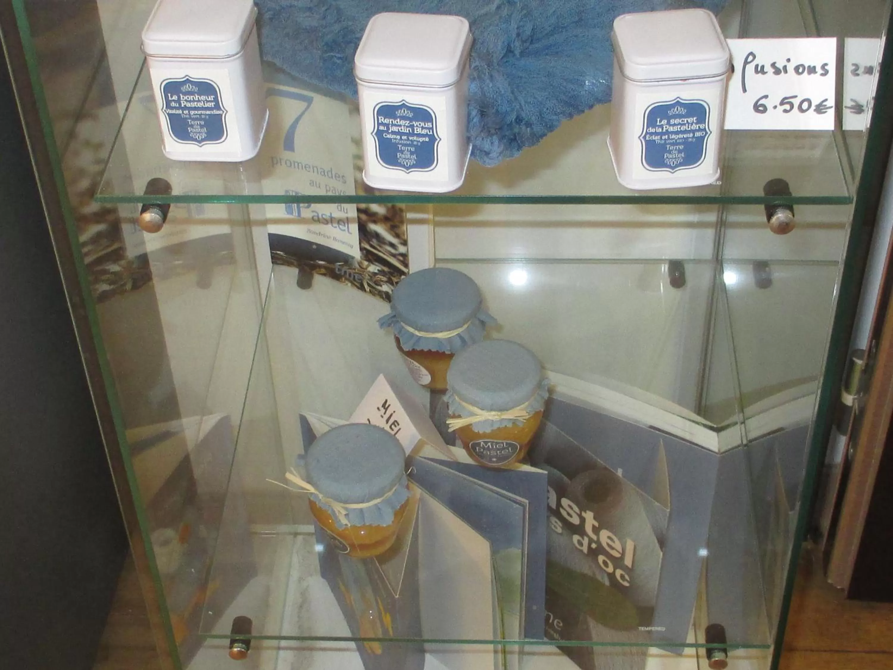 Lobby or reception in Hôtel le Pastel