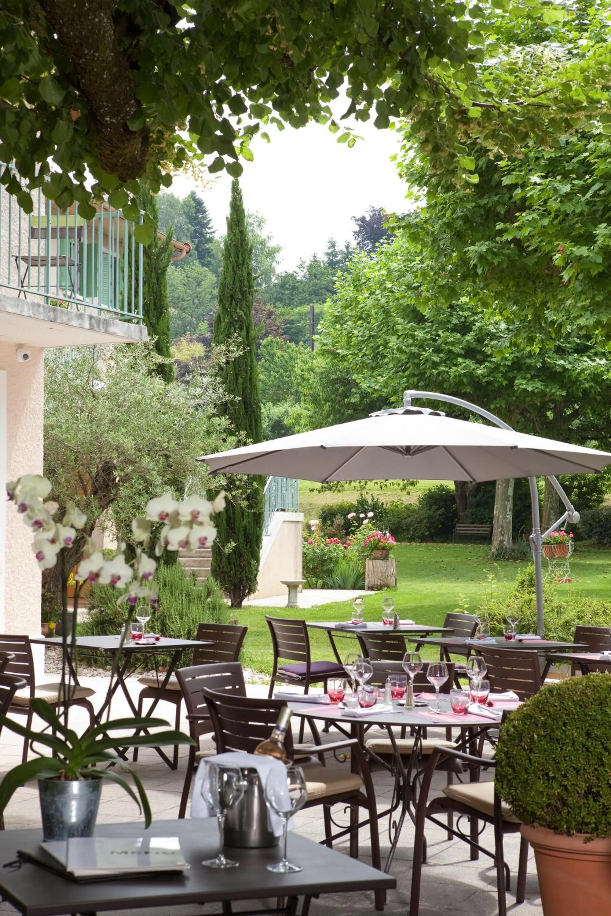 Restaurant/places to eat in Logis Auberge Saint Simond