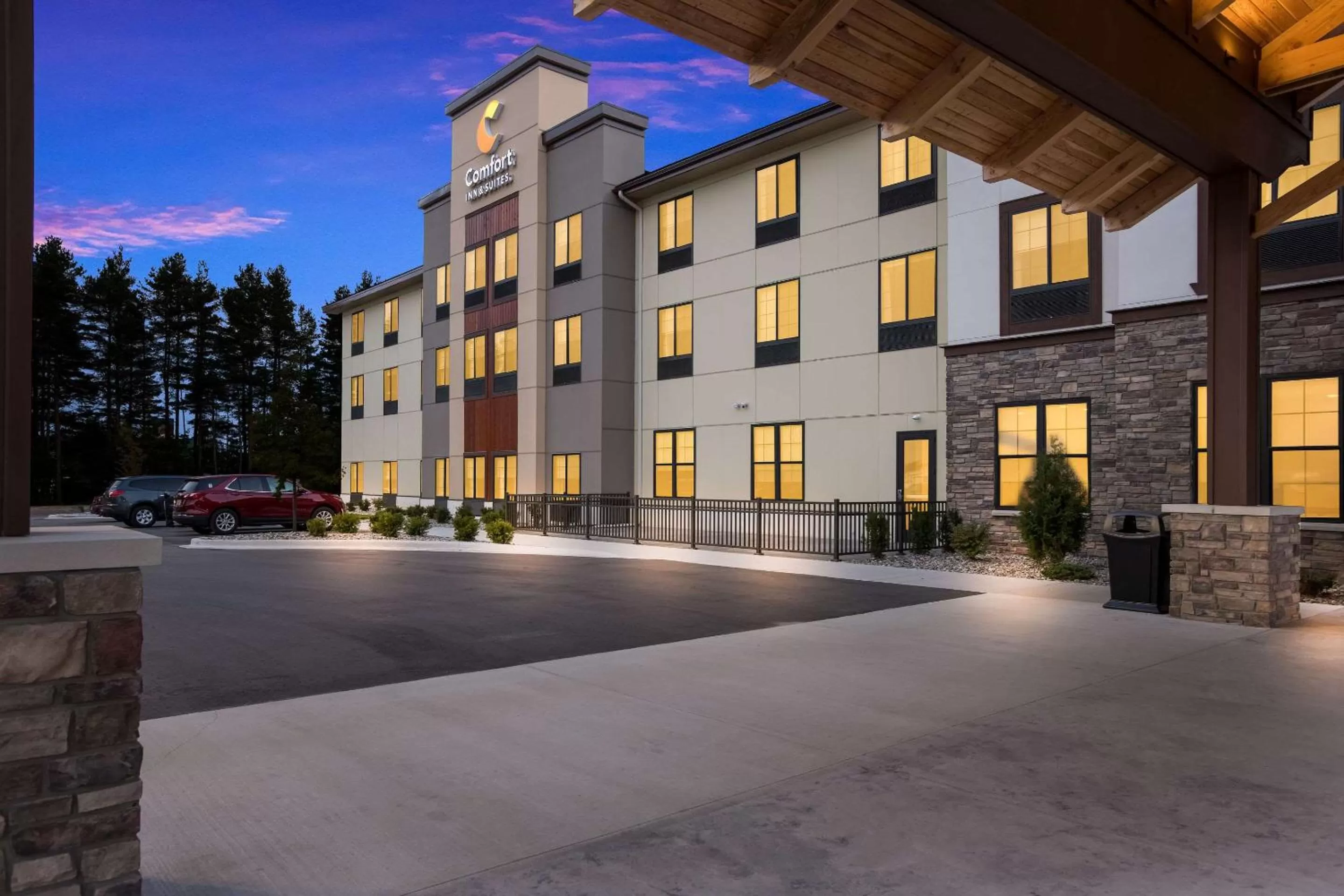 Property building in Comfort Inn & Suites Gaylord