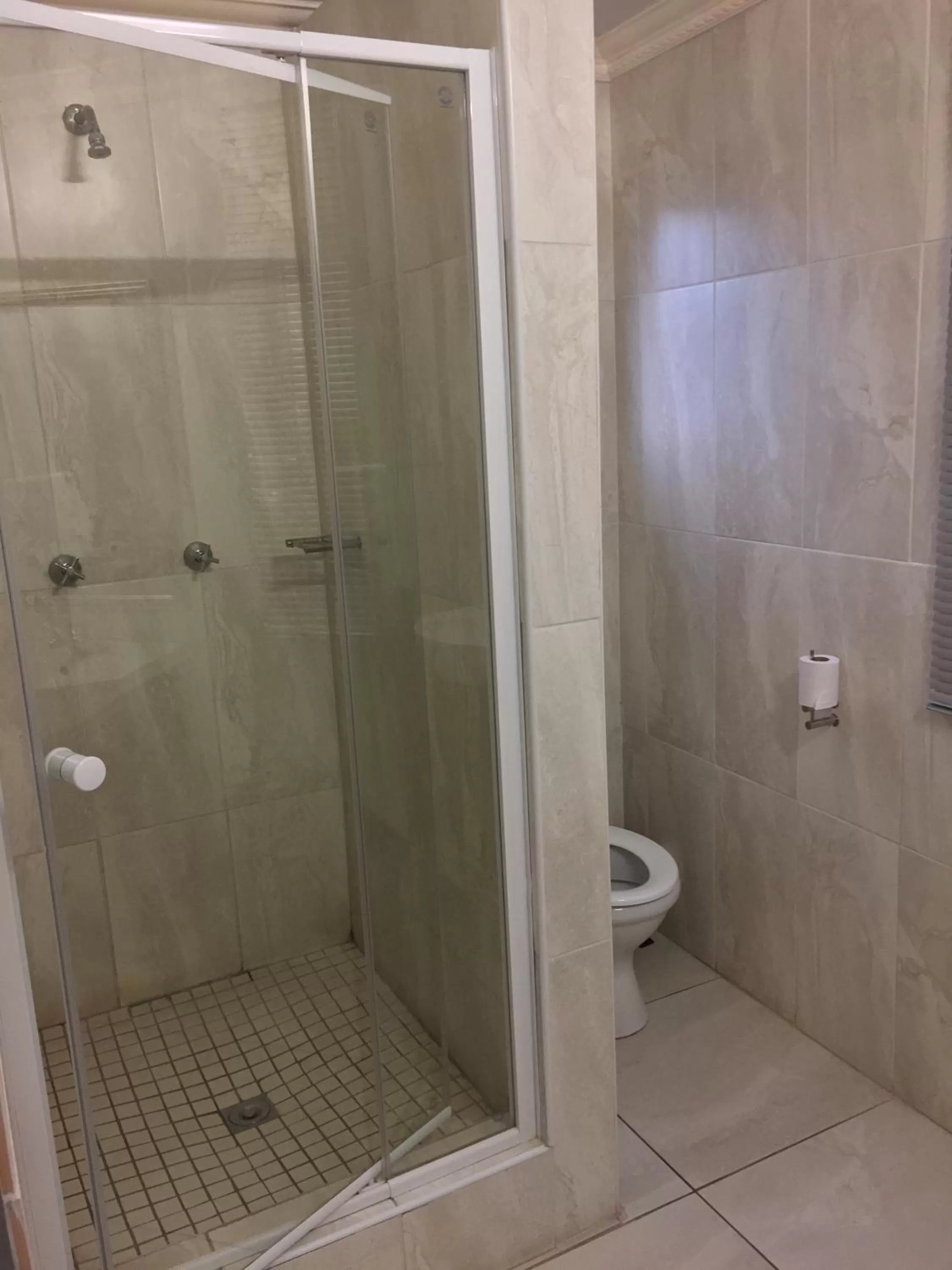 Shower in Tranquil House B&B @ 1 College Ave