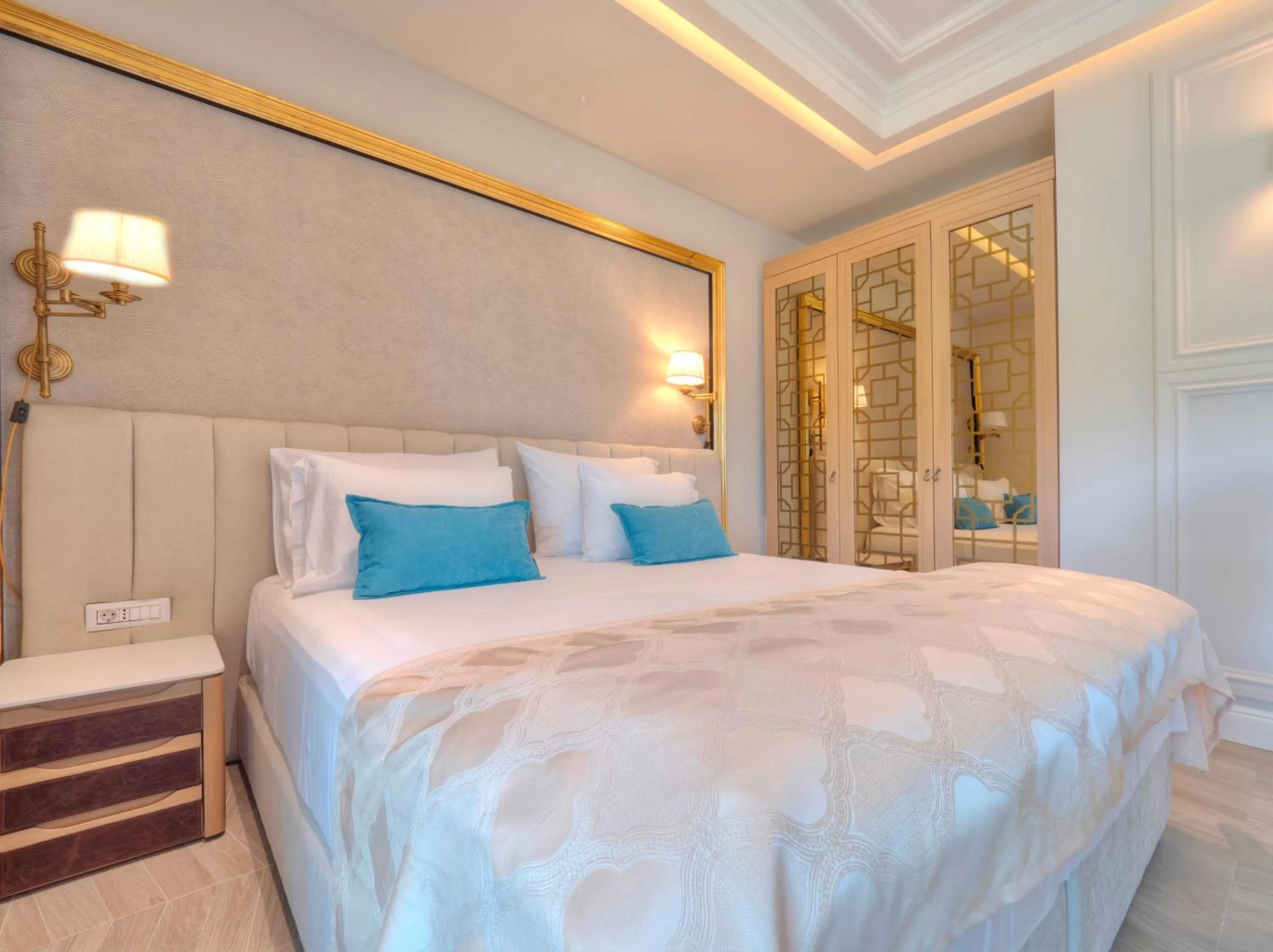 Bed in Apartments PERLA Budva