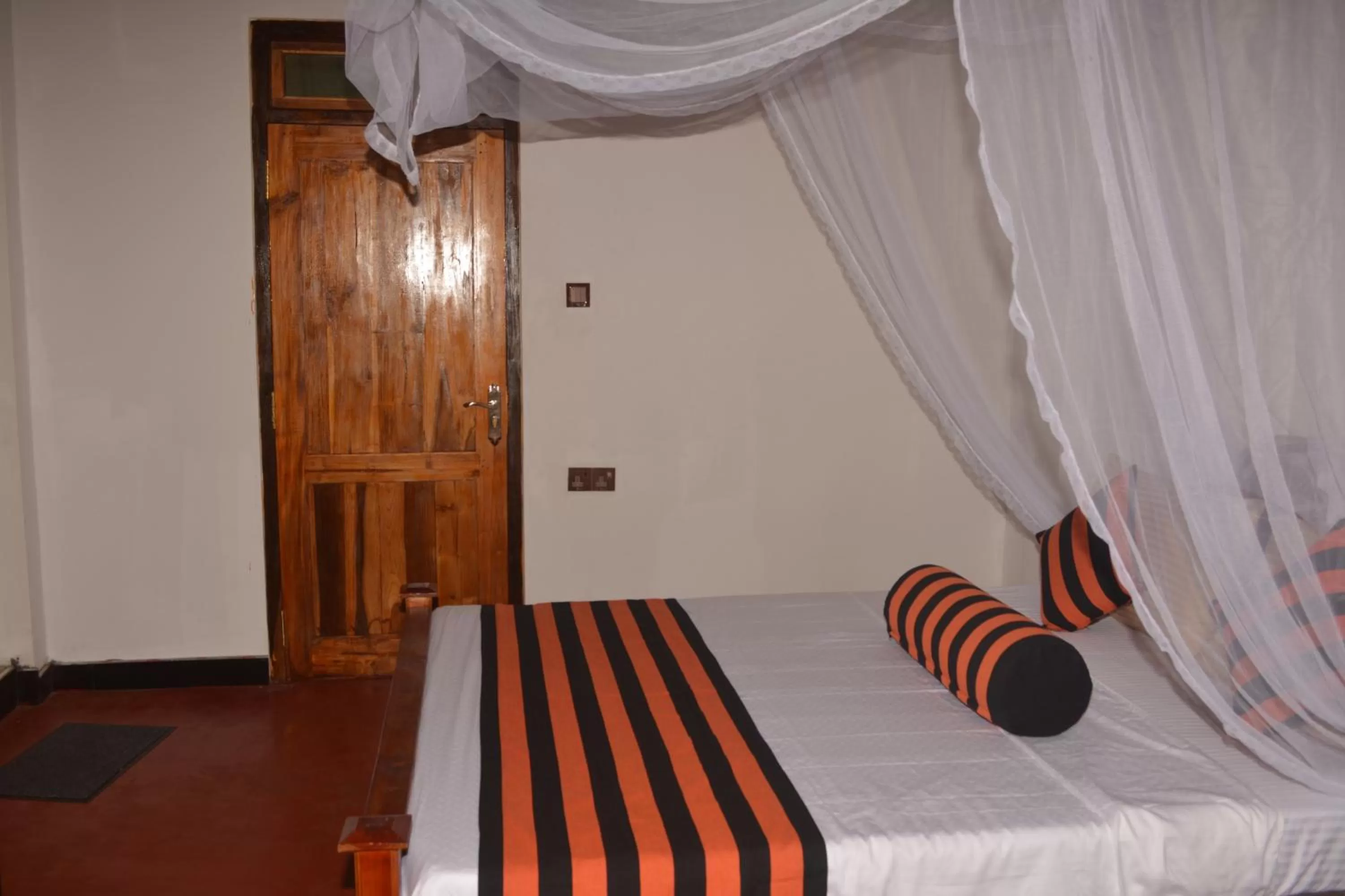 Bed in Ella River Face Inn