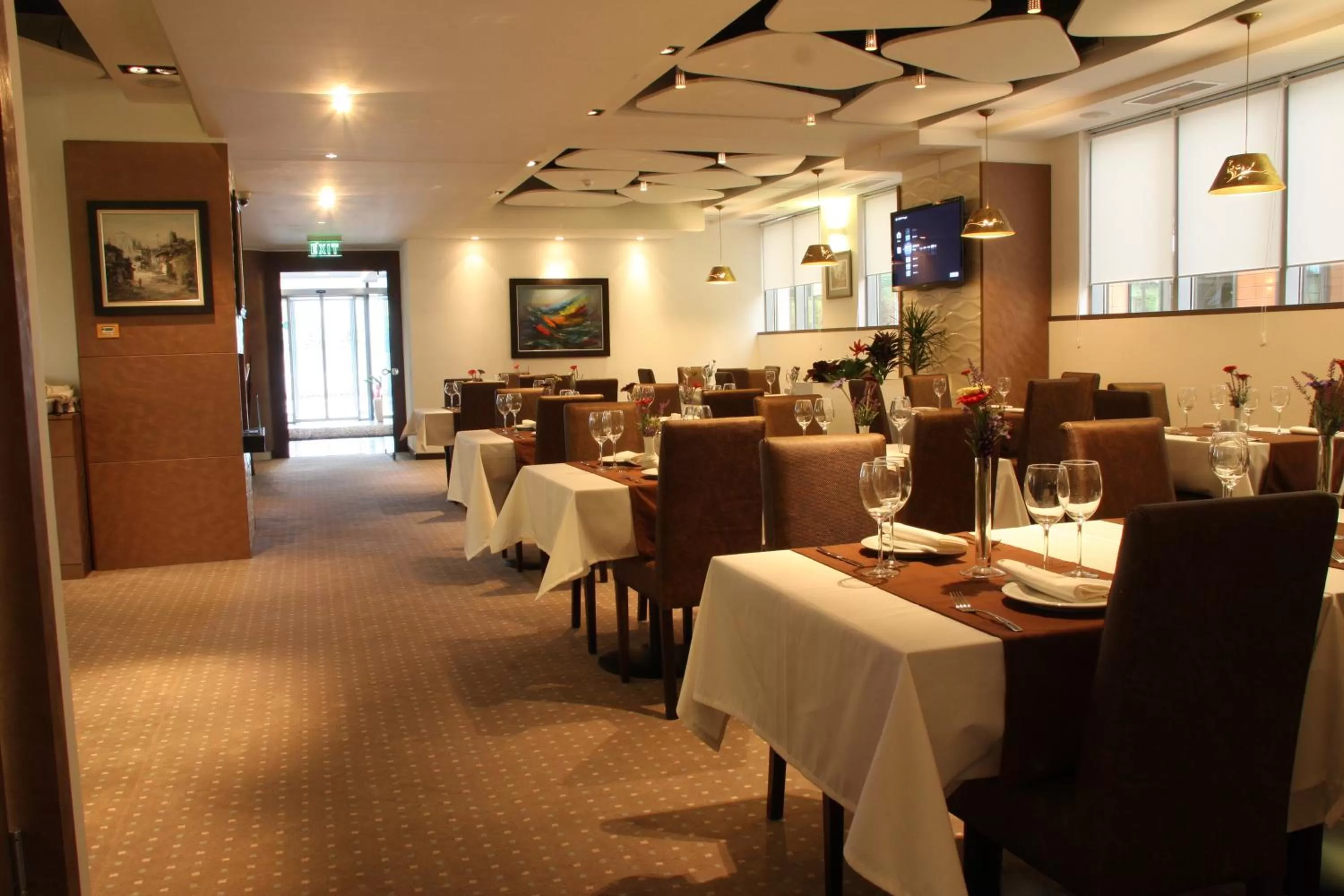 Restaurant/places to eat in Hotel Nartel