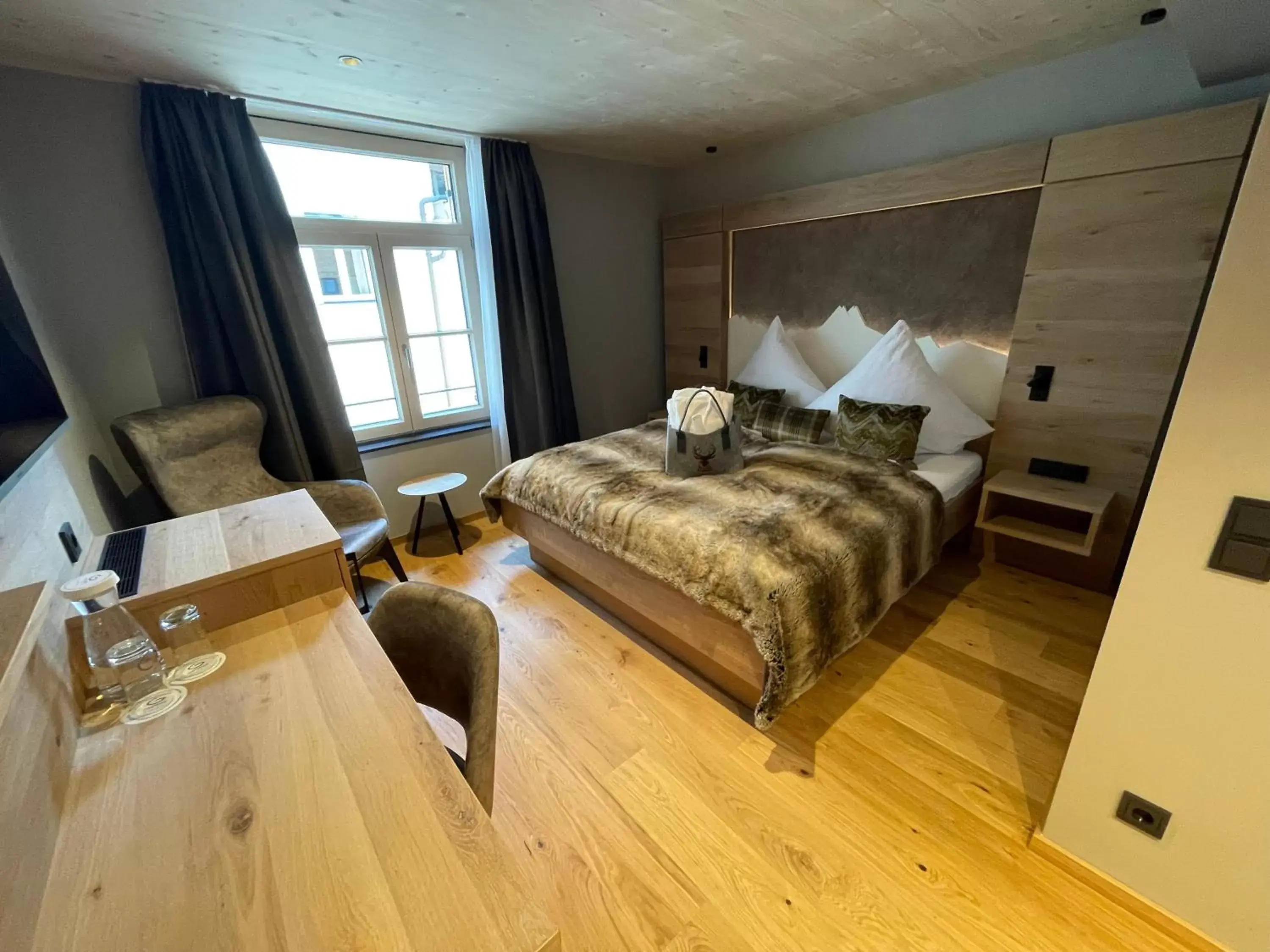 Deluxe Double Room in Alpin Lifestyle Hotel Löwen & Strauss Deluxe Double Room in Alpin Lifestyle Hotel Löwen & Strauss