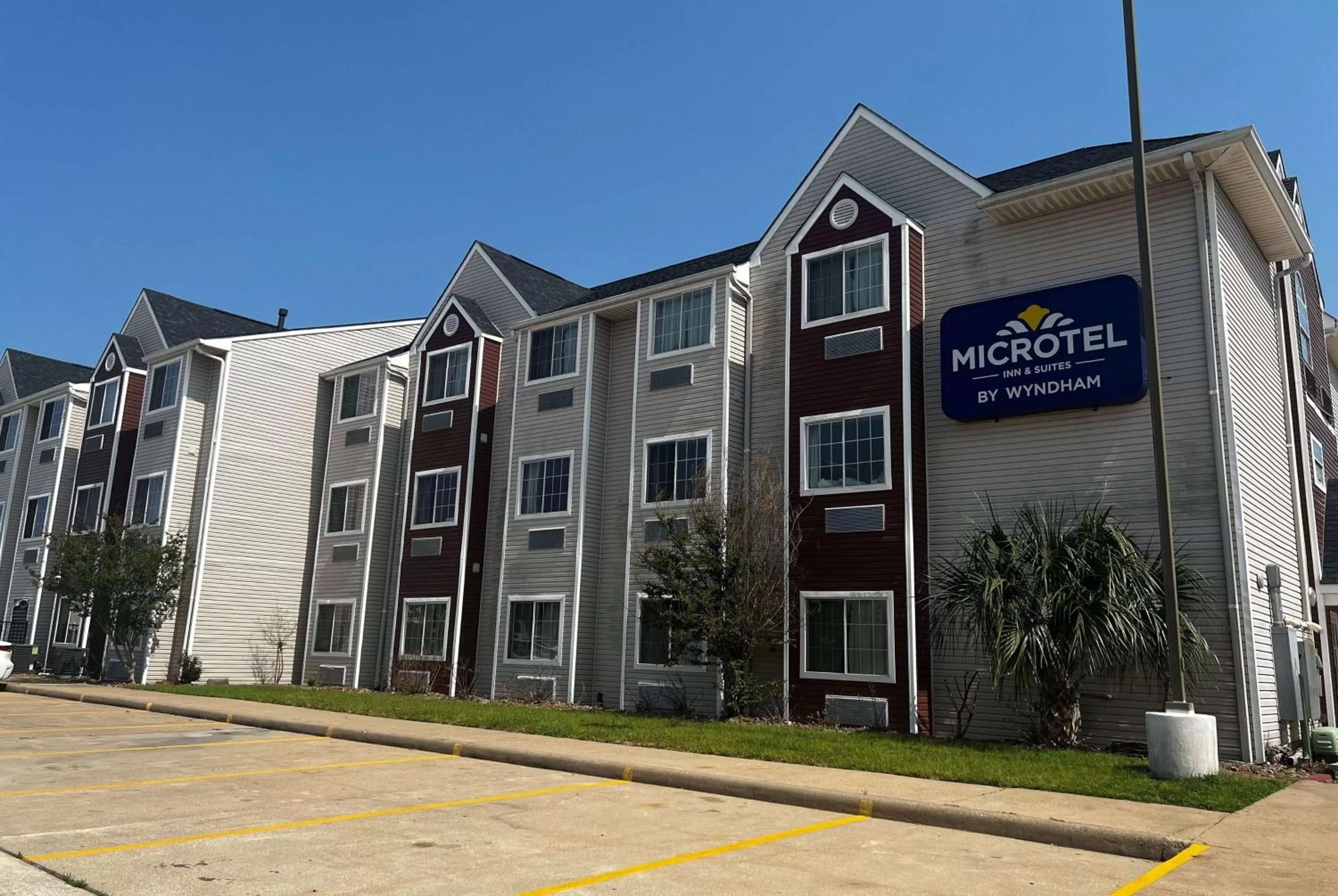 Property building in Microtel Inn & Suites by Wyndham Houston/Webster/Nasa/Clearlake