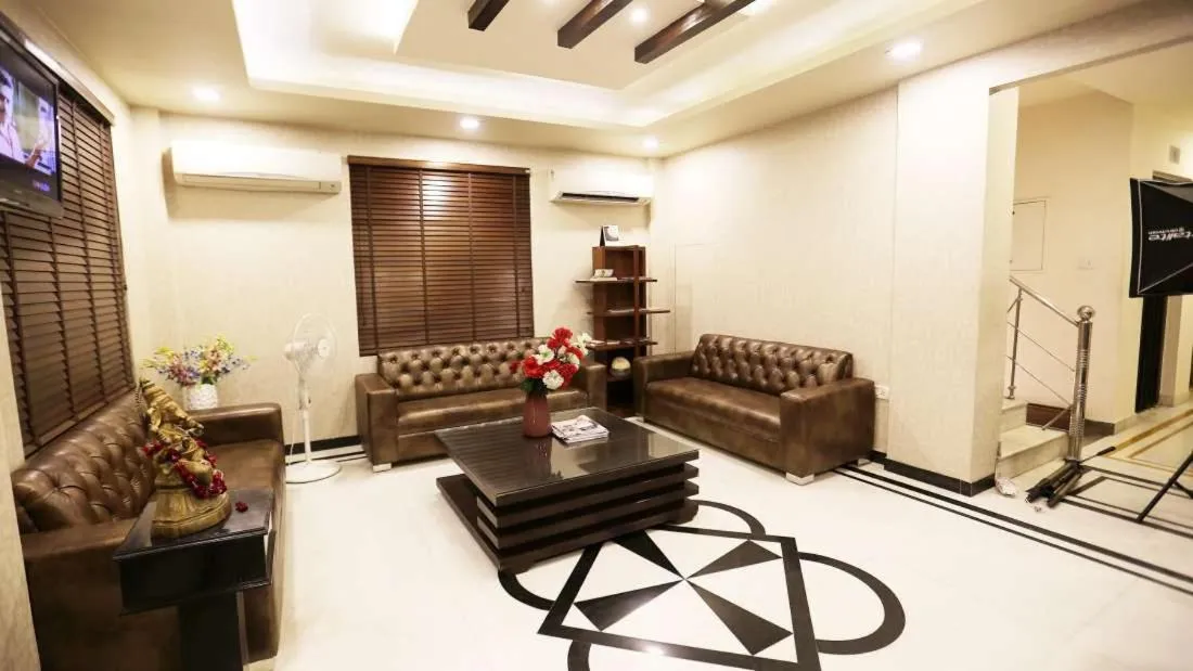 Lobby or reception in Pals Inn