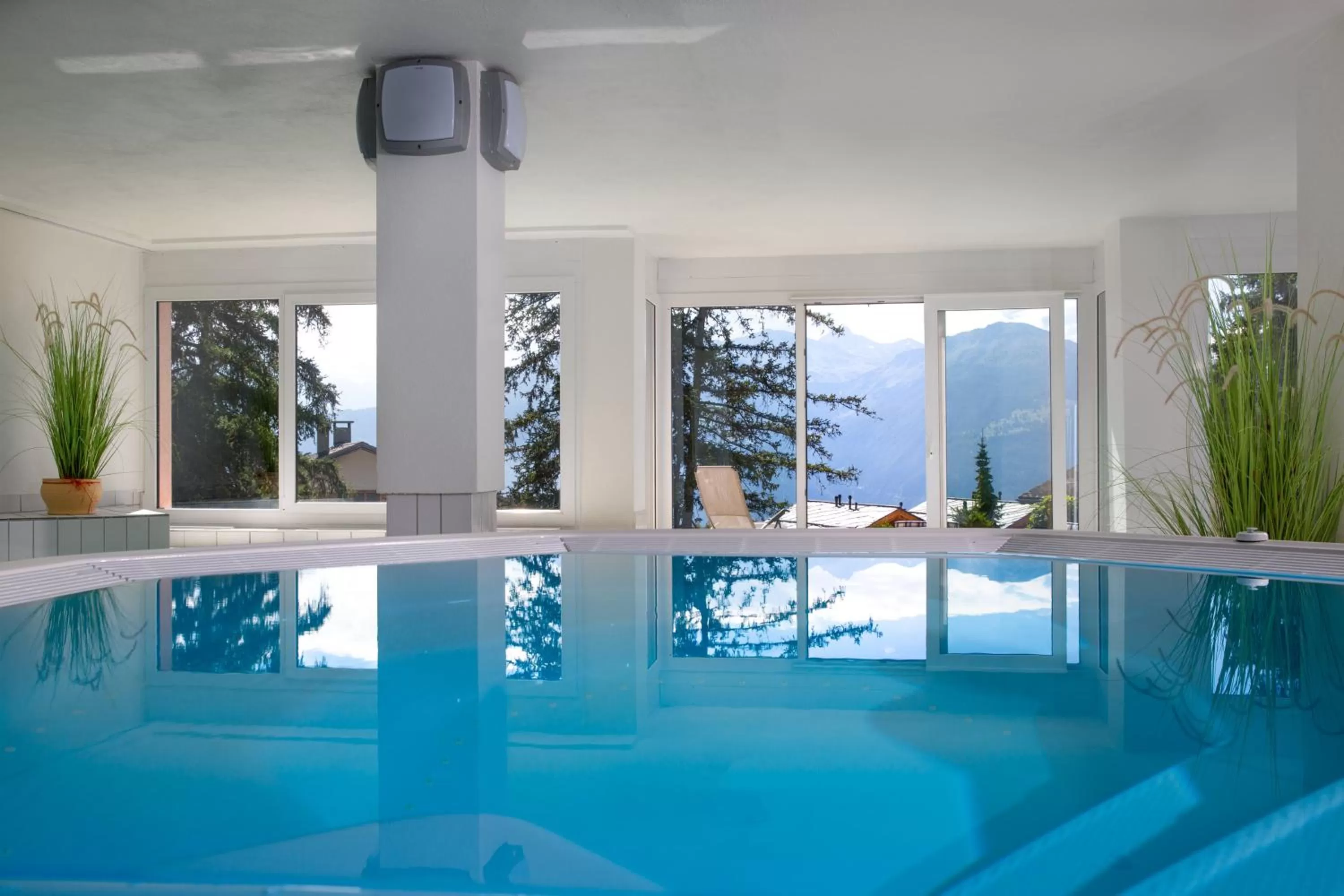 Swimming pool in Aparthotel Helvetia