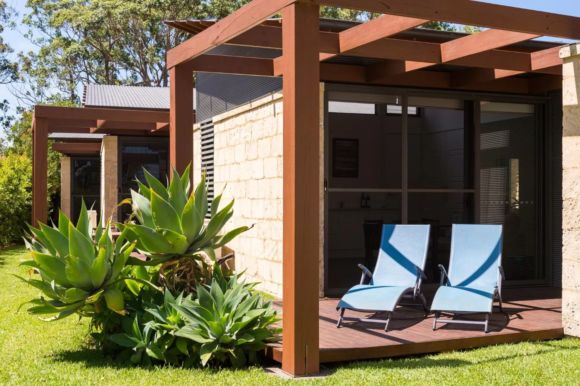 Property building in By the Beach B&B Self Contained Apartments