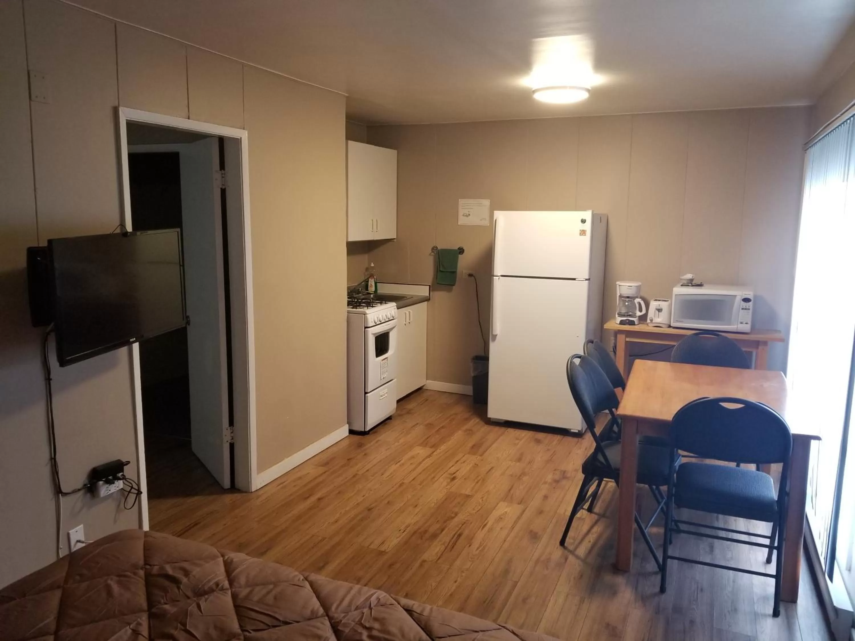 Kitchen/Kitchenette in Apple Tree Inn