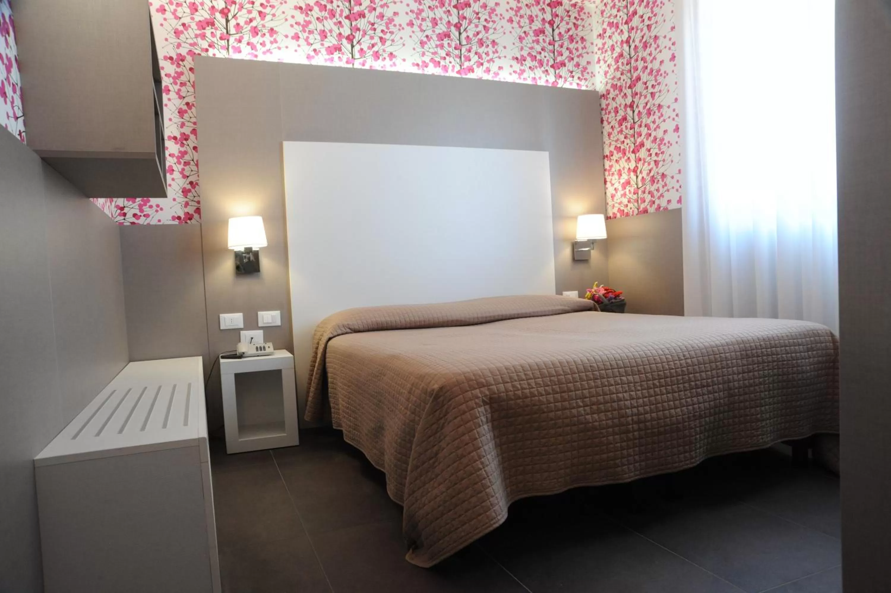 Bedroom, Bed in Hotel Astoria