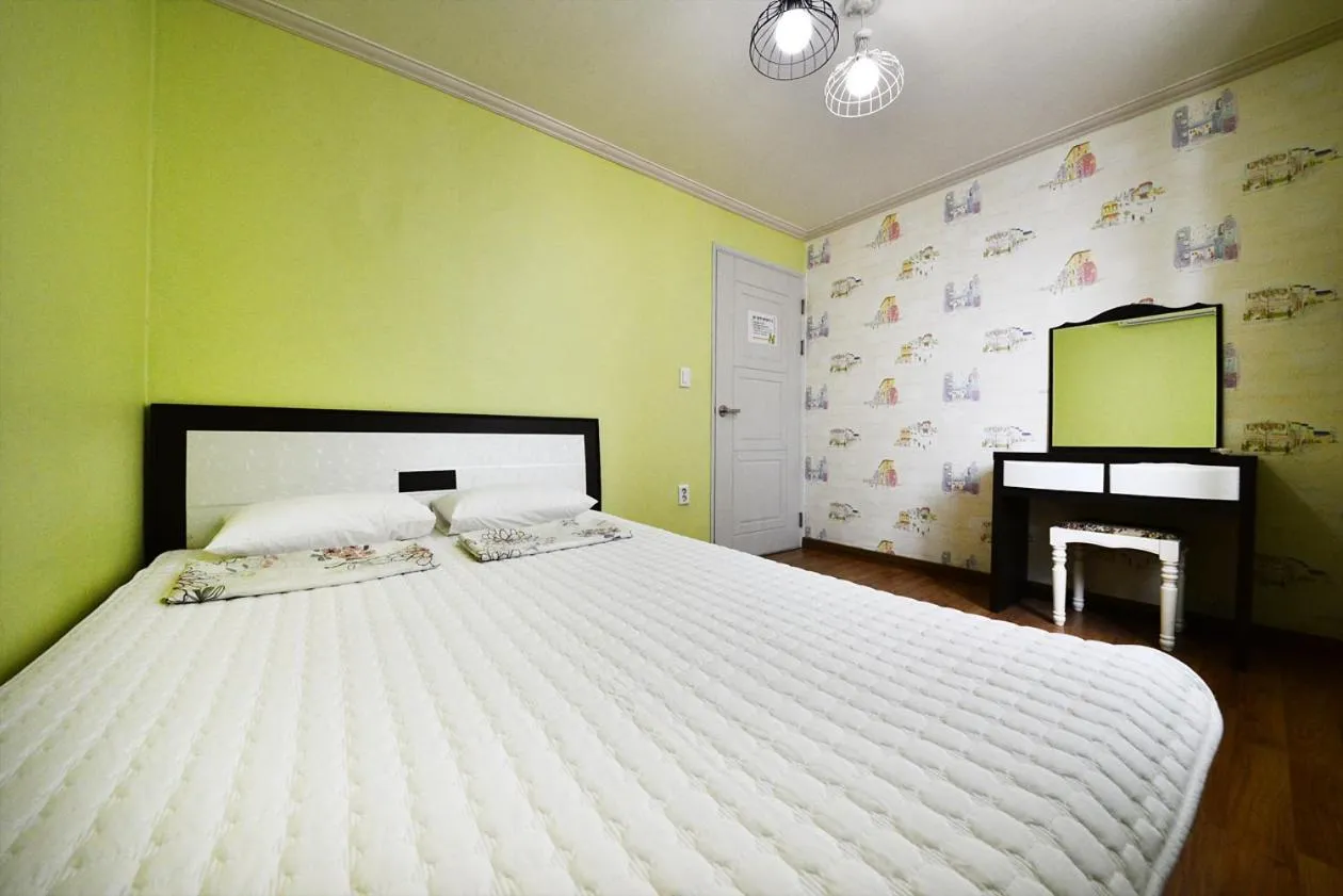 Bedroom, Bed in Gyeongju Namu Guesthouse