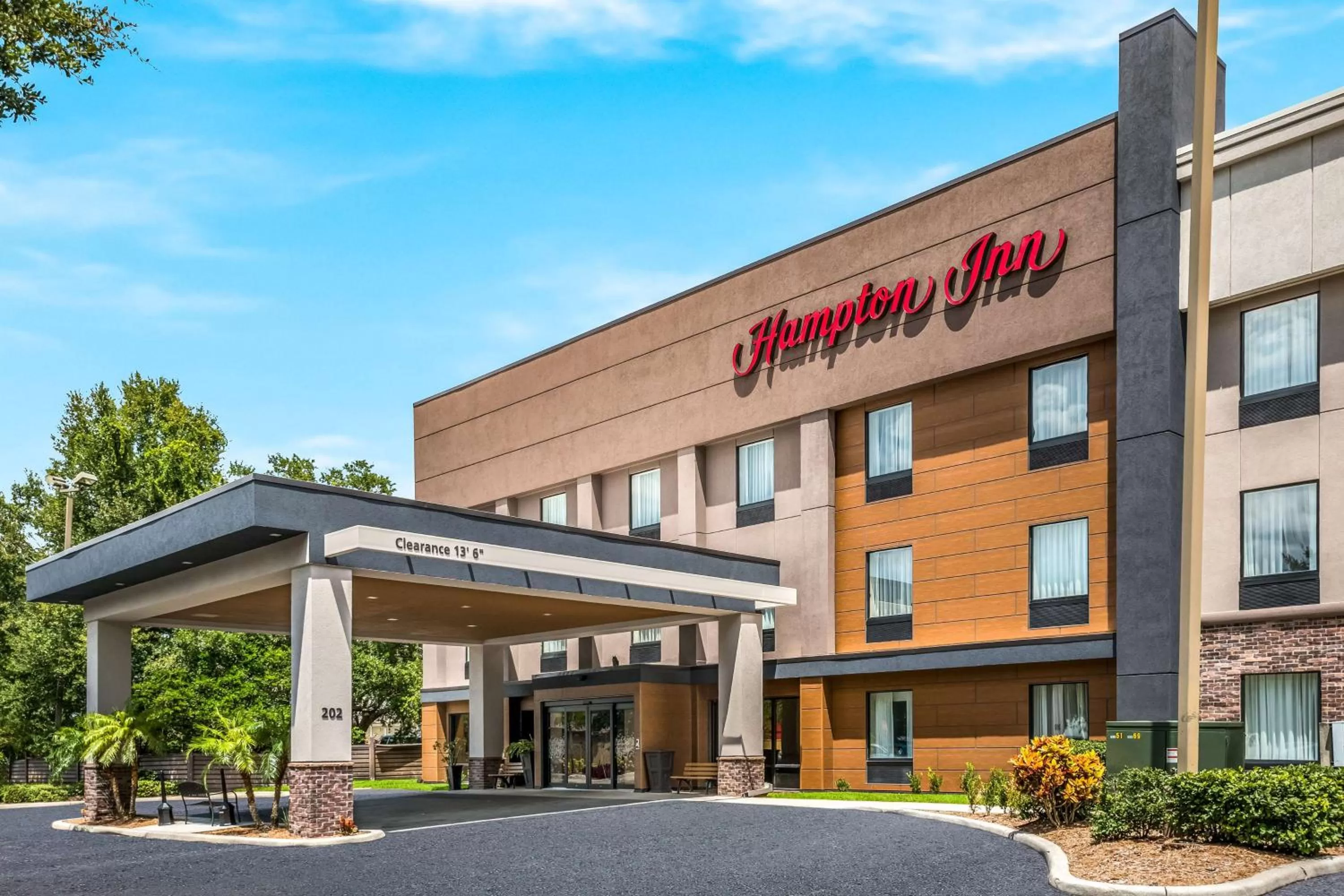 Property building in Hampton Inn Winter Haven