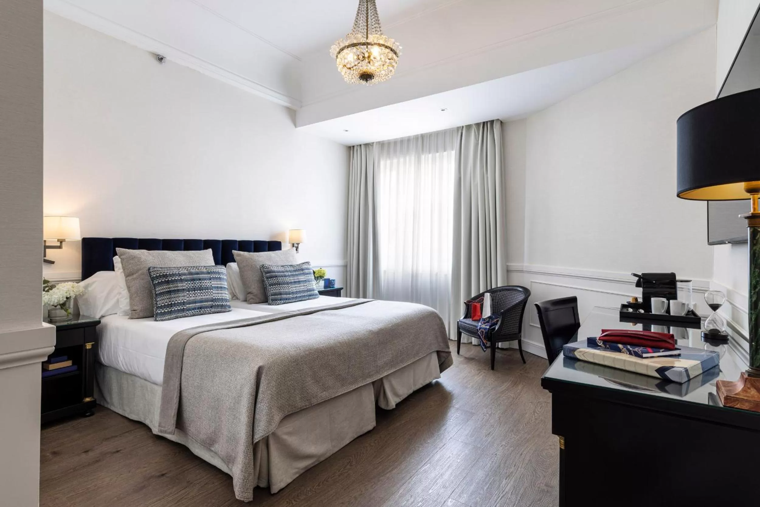 Bedroom, Bed in Emperador